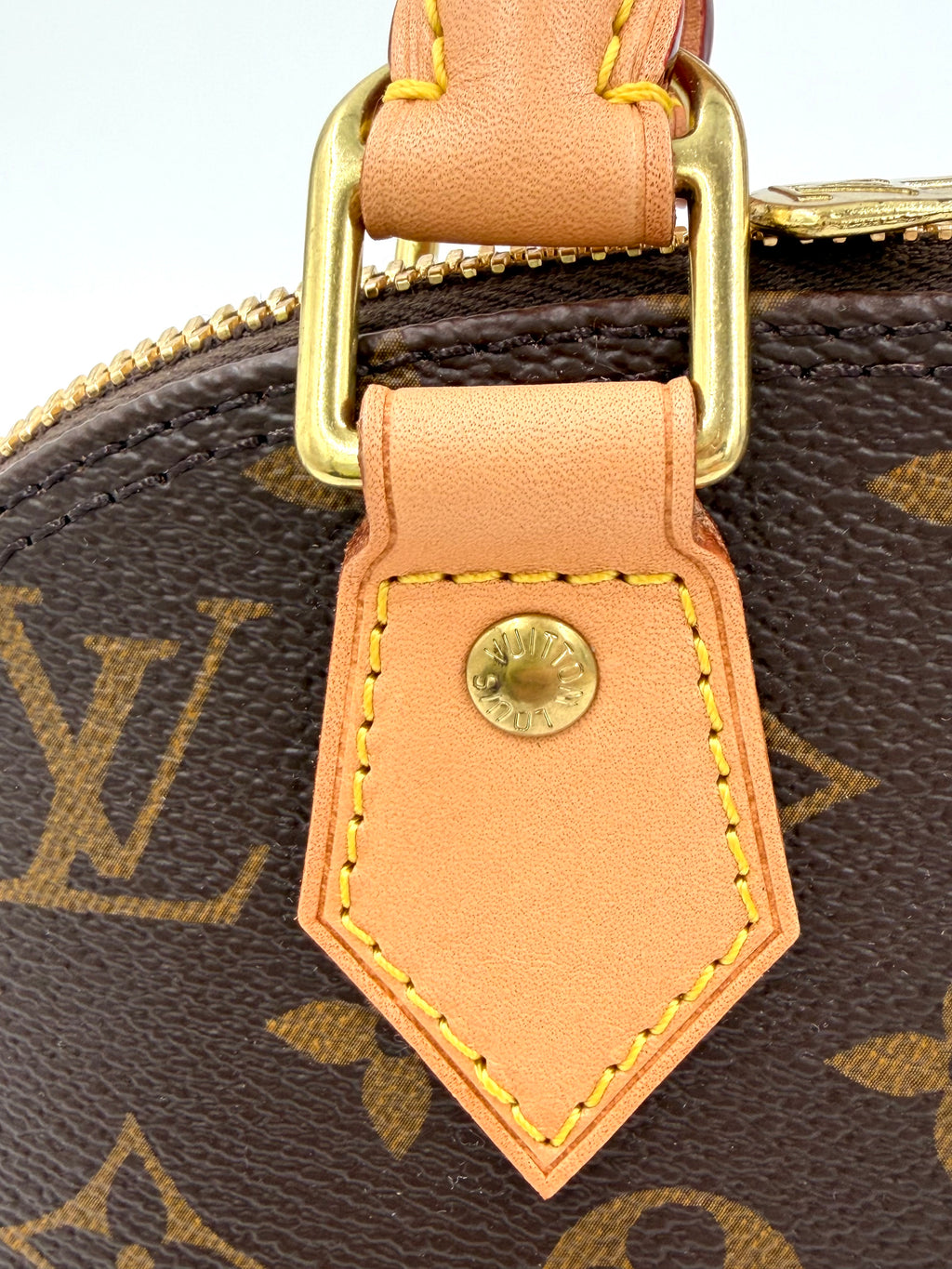 Pre-owned Louis Vuitton Alma BB Monogram Canvas - Authenticated
