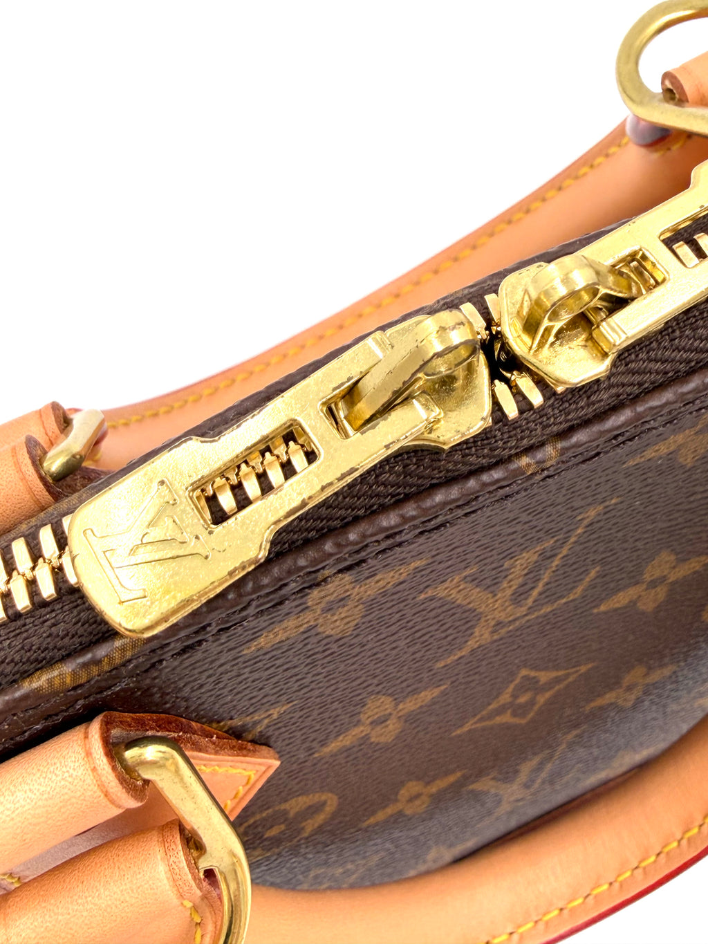 Pre-owned Louis Vuitton Alma BB Monogram Canvas - Authenticated