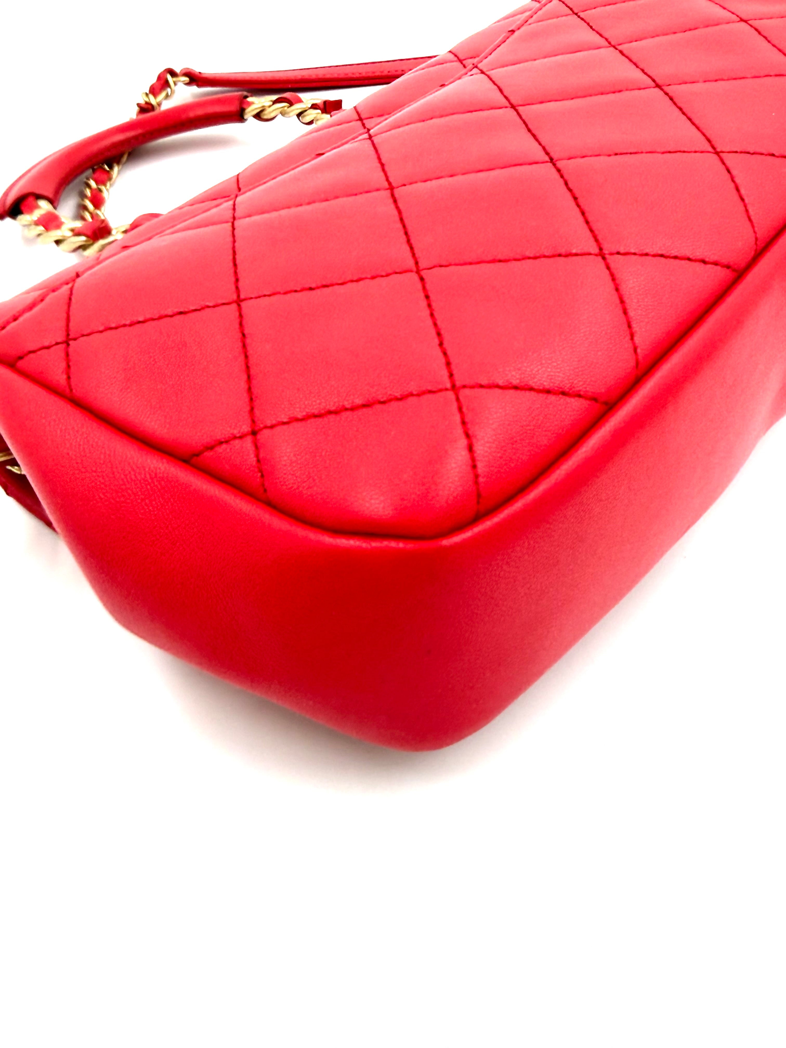Pre-owned Chanel Medium In The Loop Red Quilted Lambskin Leather Flap - Authenticated