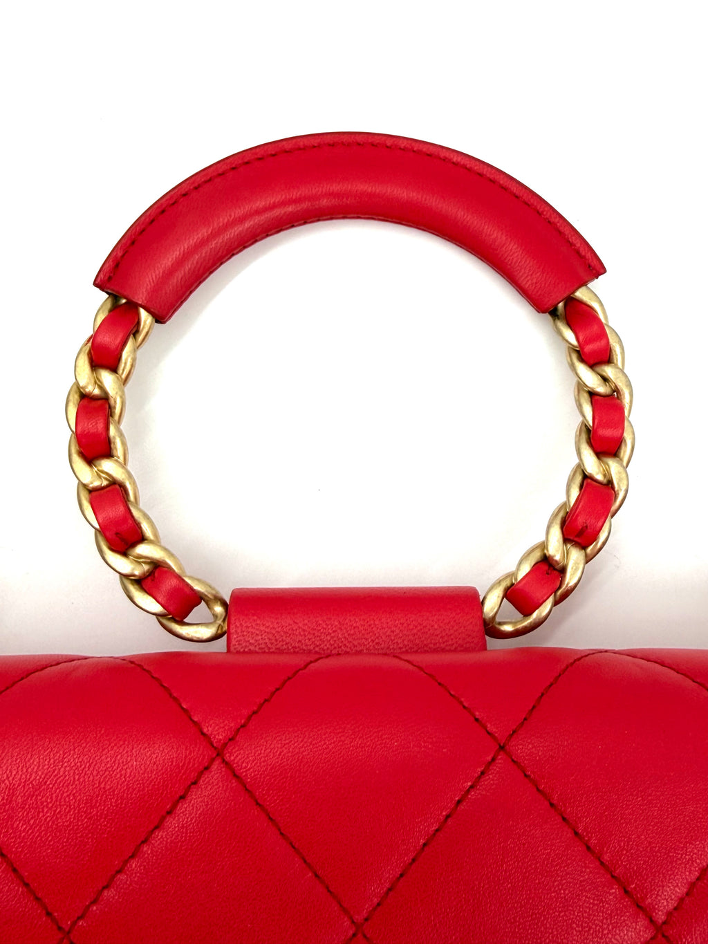 Pre-owned Chanel Medium In The Loop Red Quilted Lambskin Leather Flap - Authenticated