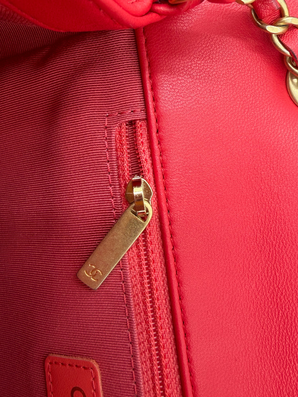 Pre-owned Chanel Medium In The Loop Red Quilted Lambskin Leather Flap - Authenticated