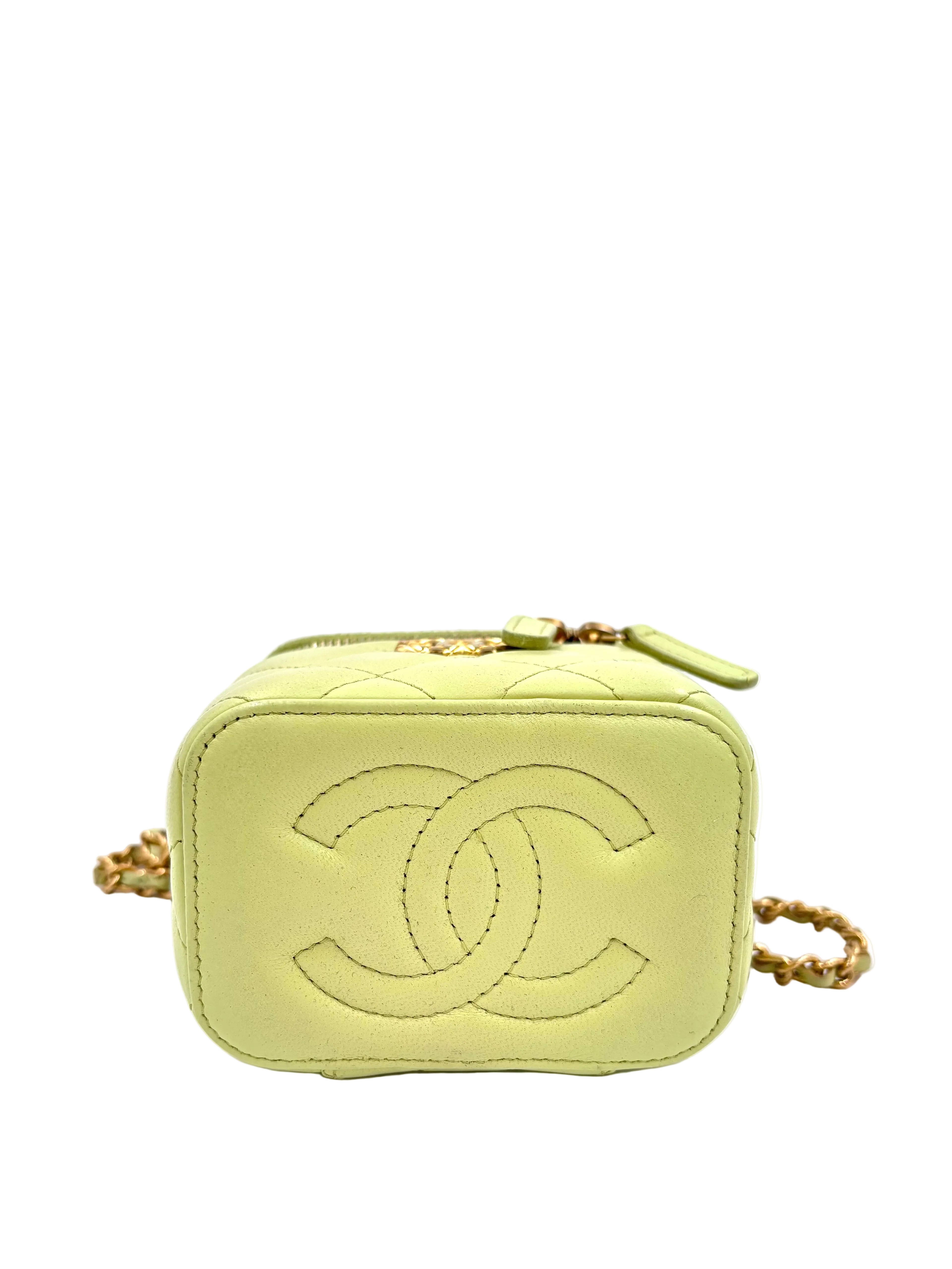 Pre-owned Chanel Lambskin Quilted CC Mini Vanity Crossbody Bag  Light Green - Authenticated