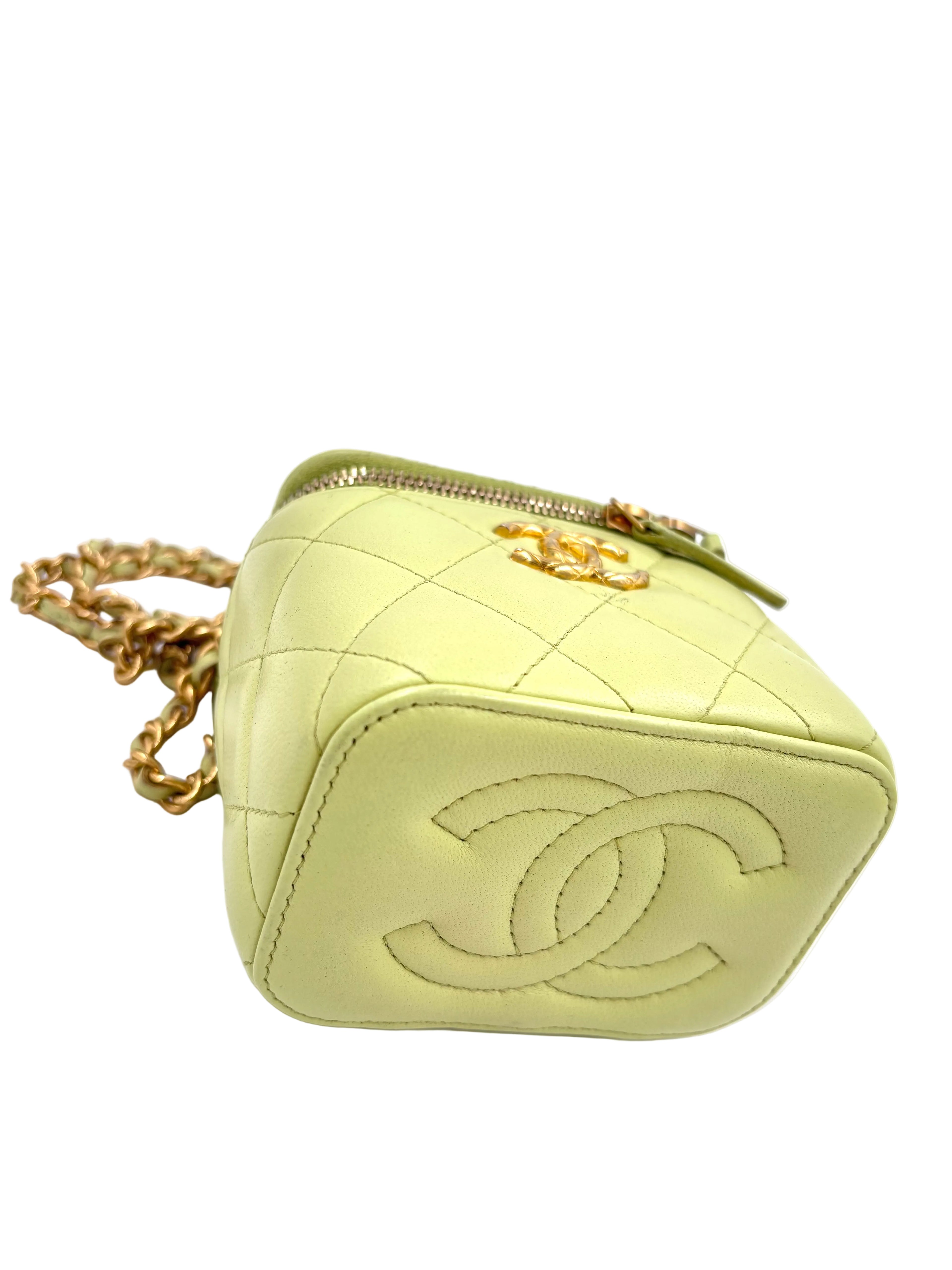 Pre-owned Chanel Lambskin Quilted CC Mini Vanity Crossbody Bag  Light Green - Authenticated