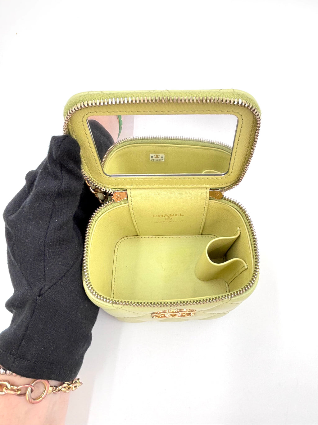 Pre-owned Chanel Lambskin Quilted CC Mini Vanity Crossbody Bag  Light Green - Authenticated