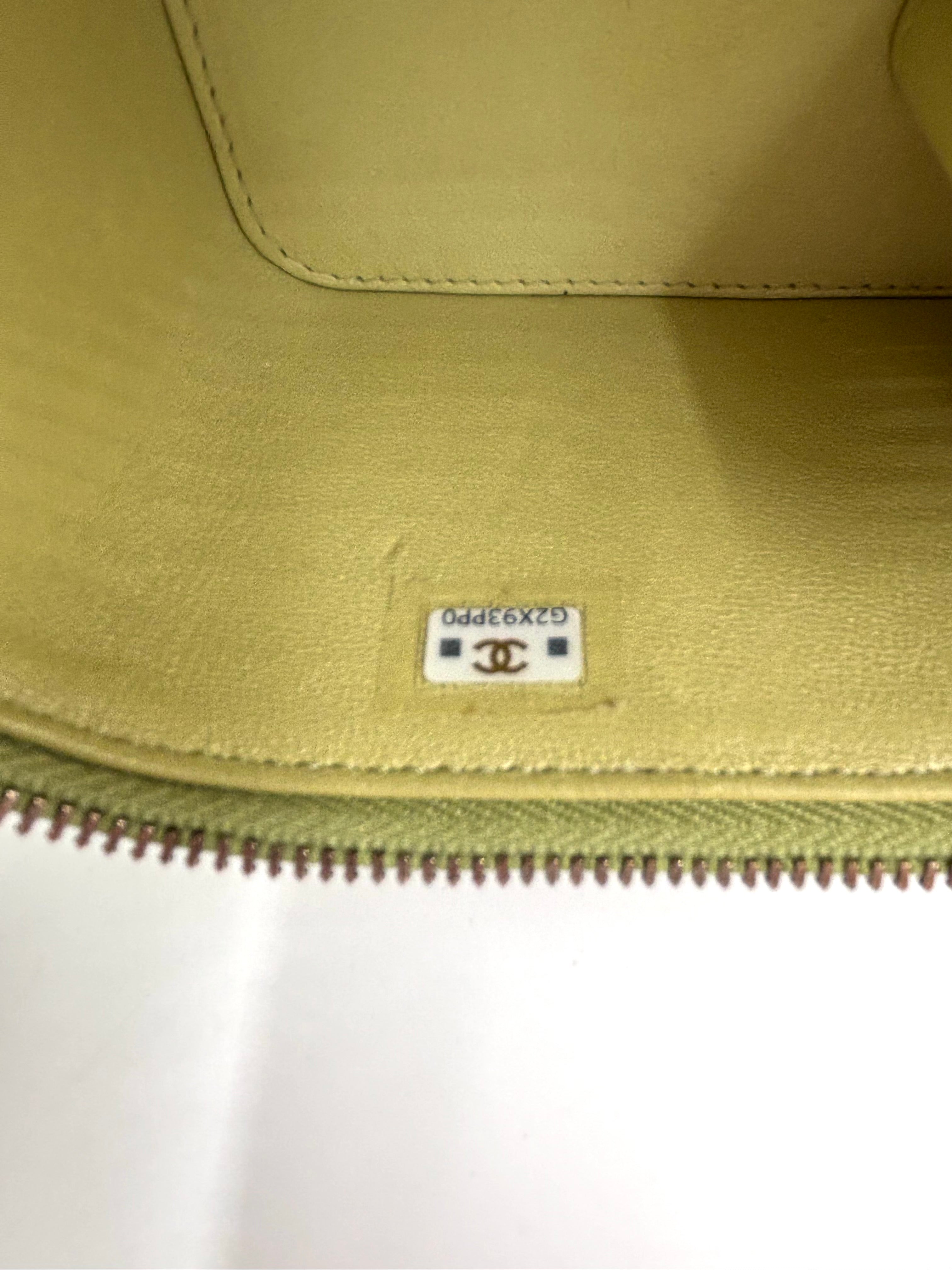 Pre-owned Chanel Lambskin Quilted CC Mini Vanity Crossbody Bag  Light Green - Authenticated