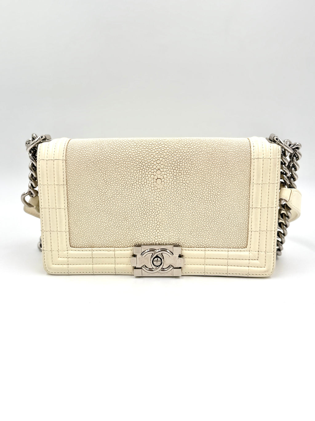 Pre-Owned Chanel Ivory Stingray Galuchat Medium Boy Bag Series 16 2012 - Karl Lagerfeld - Authenticated