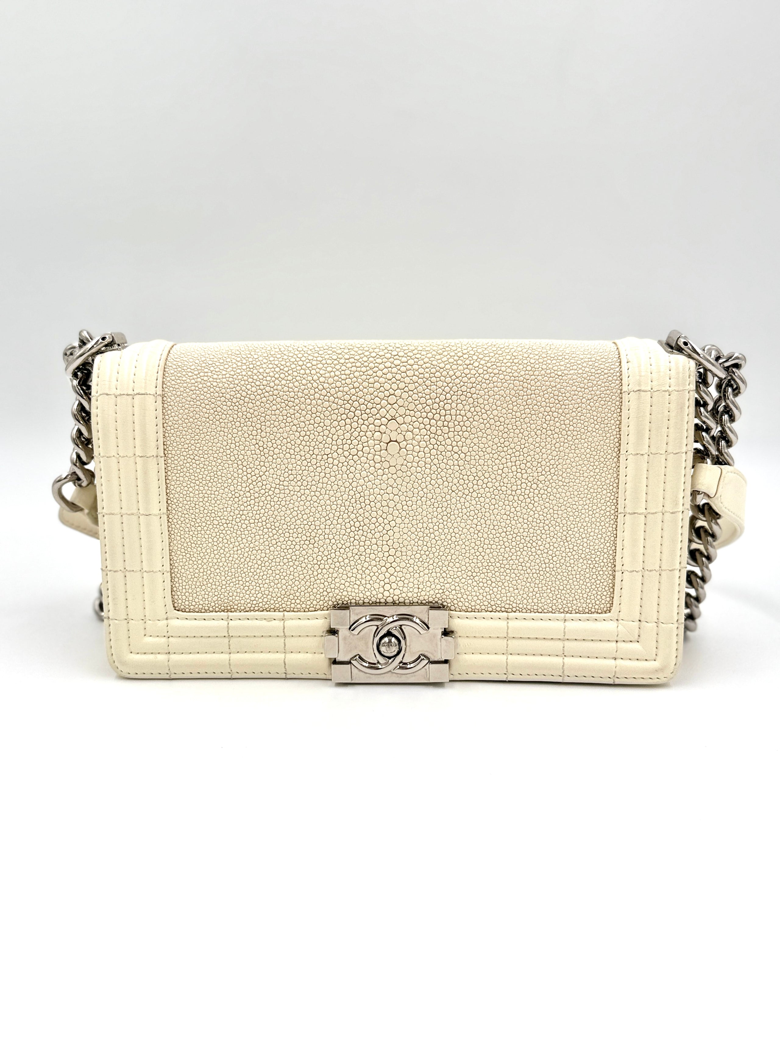 Pre-Owned Chanel Ivory Stingray Galuchat Medium Boy Bag Series 16 2012 - Karl Lagerfeld - Authenticated