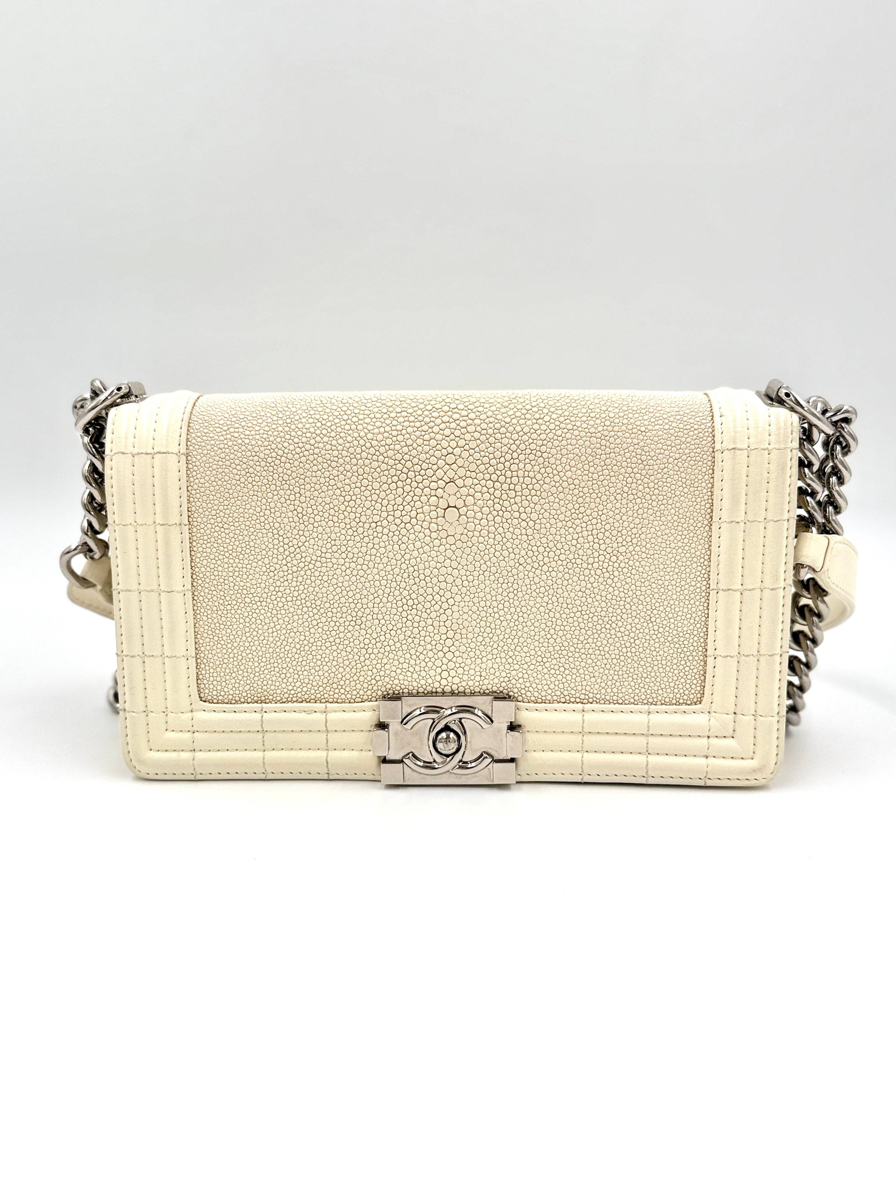 Pre-Owned Chanel Ivory Stingray Galuchat Medium Boy Bag Series 16 2012 - Karl Lagerfeld - Authenticated