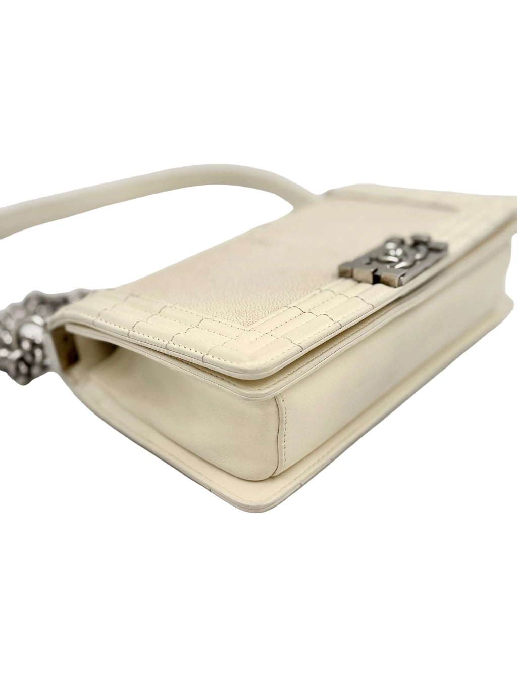 Pre-Owned Chanel Ivory Stingray Galuchat Medium Boy Bag Series 16 2012 - Karl Lagerfeld - Authenticated