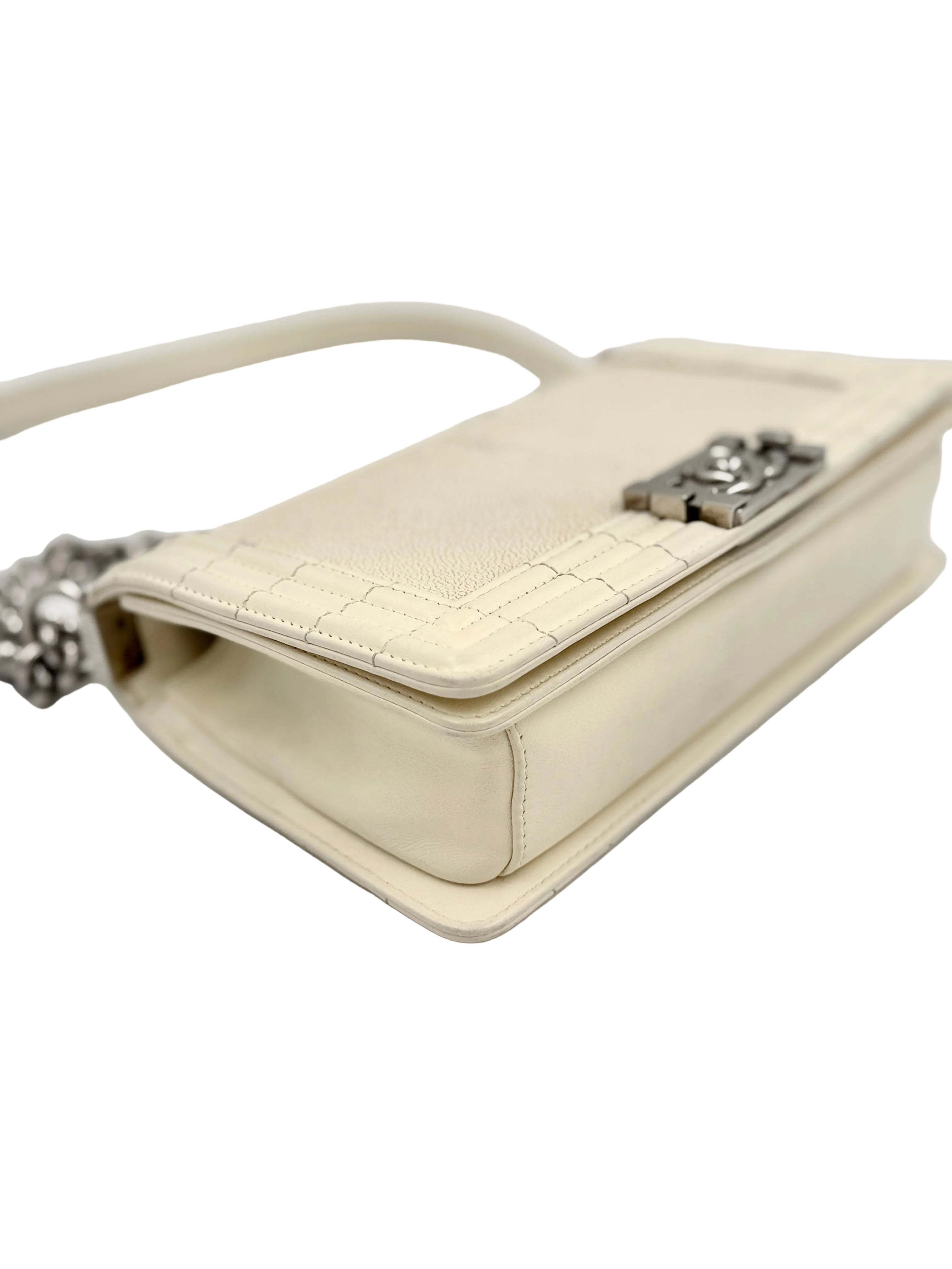 Pre-Owned Chanel Ivory Stingray Galuchat Medium Boy Bag Series 16 2012 - Karl Lagerfeld - Authenticated