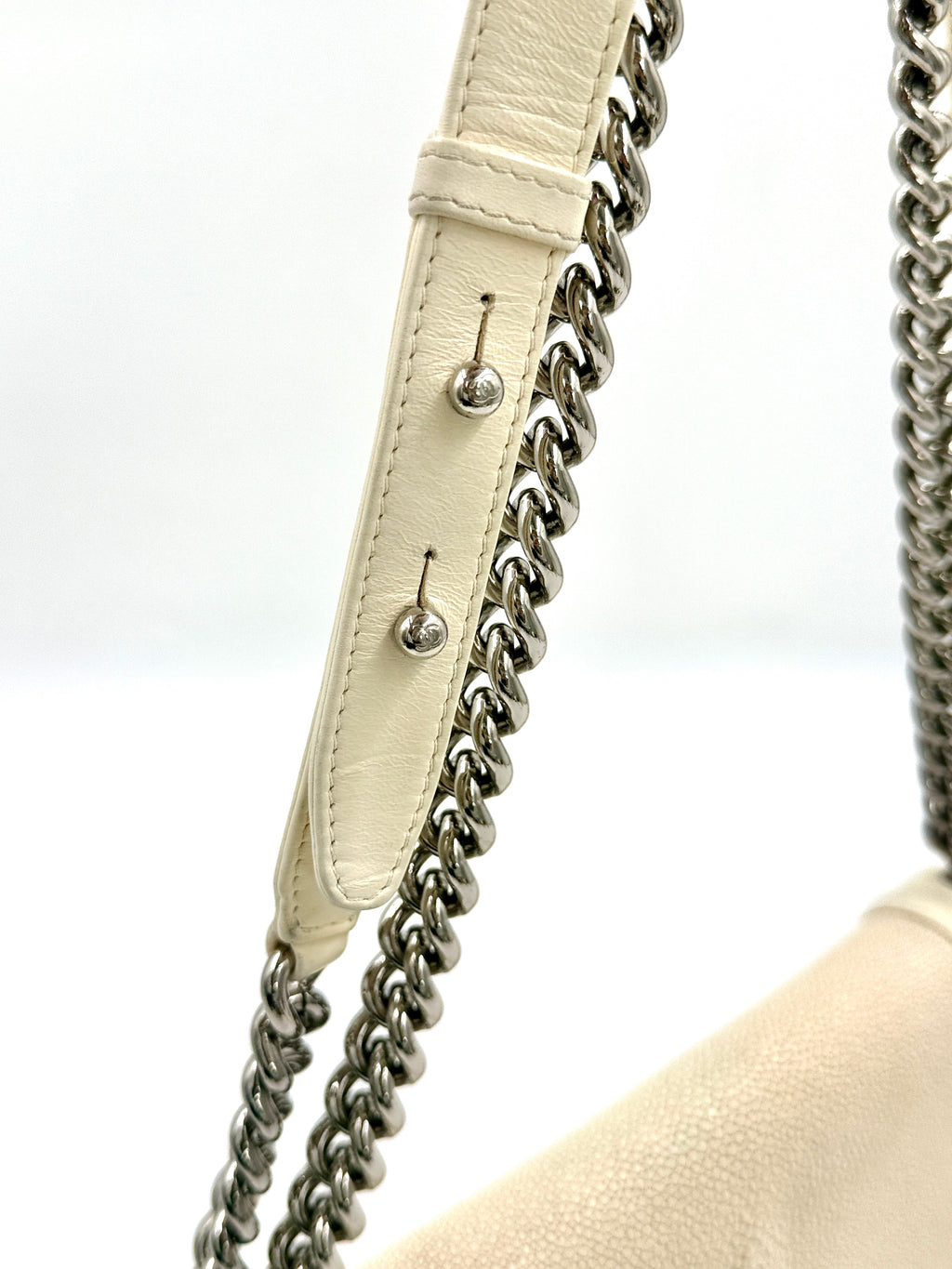Pre-Owned Chanel Ivory Stingray Galuchat Medium Boy Bag Series 16 2012 - Karl Lagerfeld - Authenticated