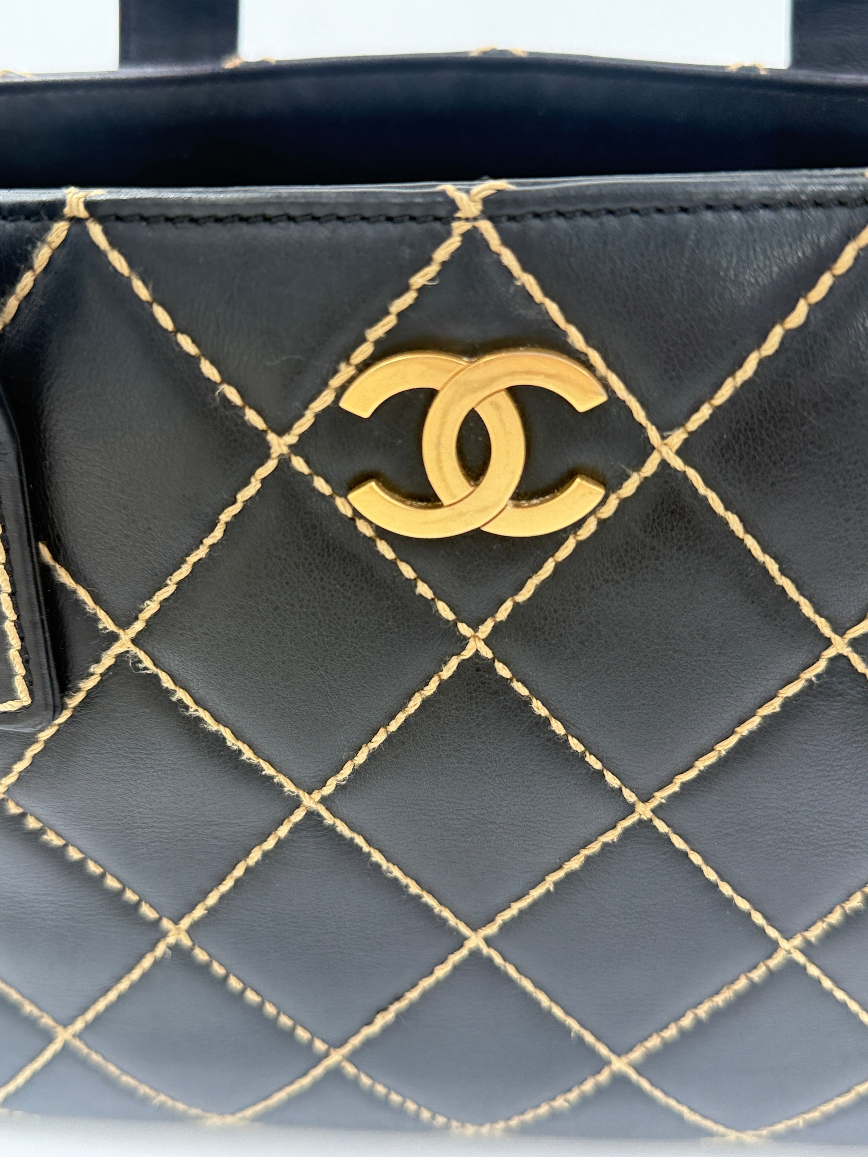 Pre-Owned Chanel Black Calfskin Wild Stitch Top Handle Bag - Authenticated