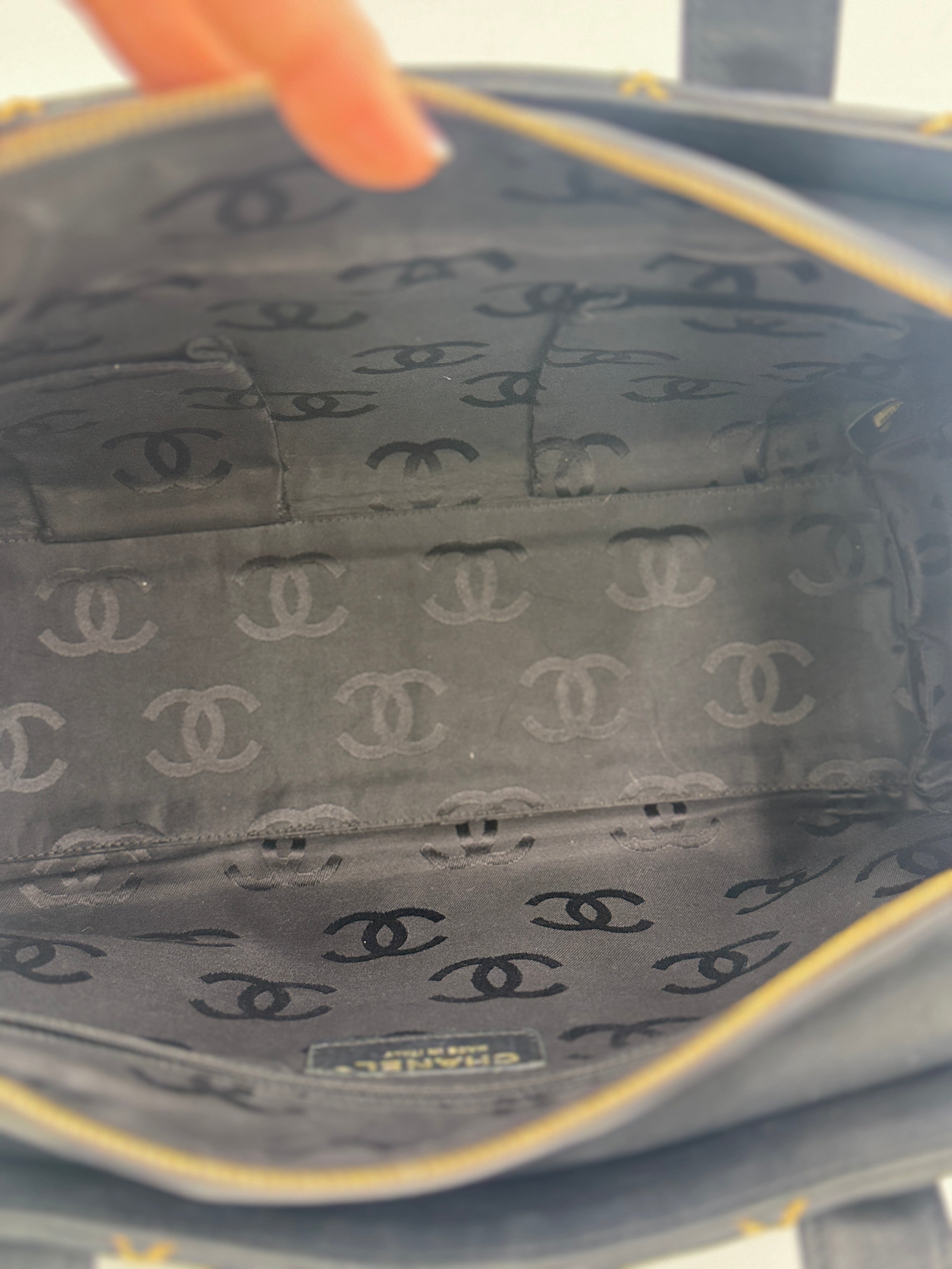 Pre-Owned Chanel Black Calfskin Wild Stitch Top Handle Bag - Authenticated