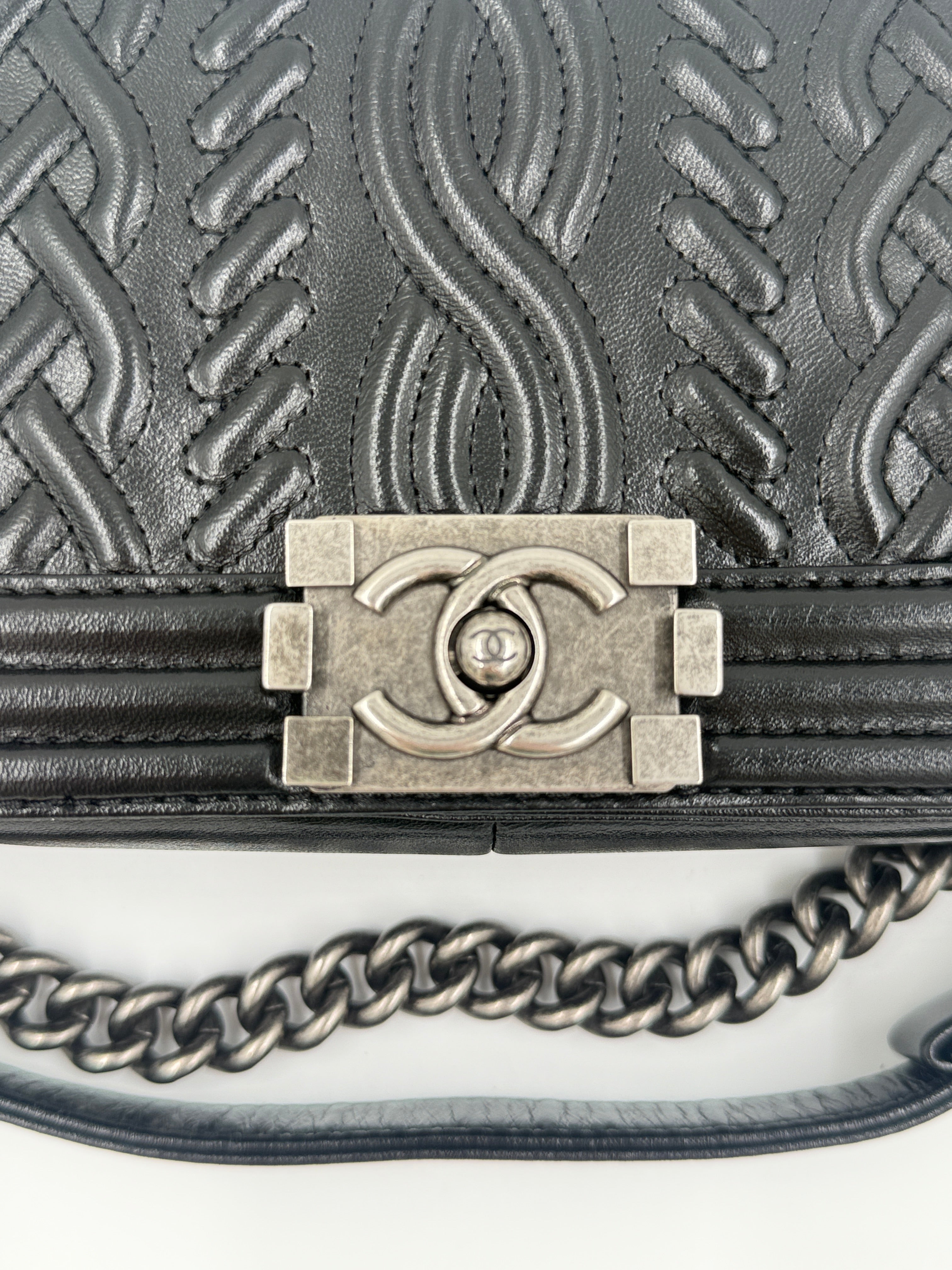 Pre-Owned Chanel Paris-Edinburgh Celtic Knot Black Boy Bag Black - Authenticated
