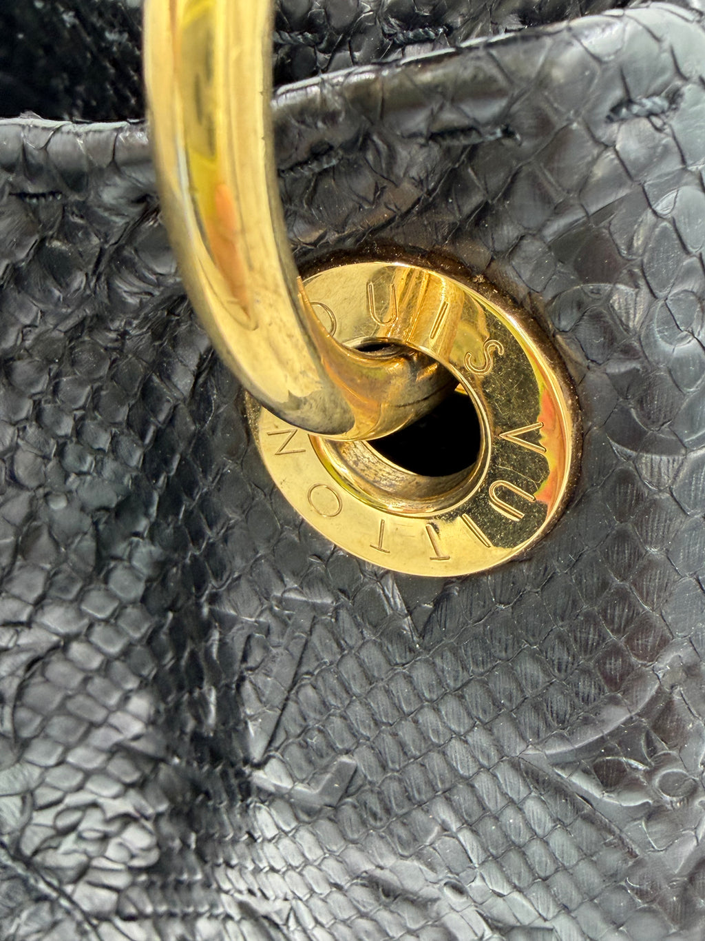 Pre-owned Louis Vuitton Limited Edition Black Python Artsy MM Bag - Authenticated