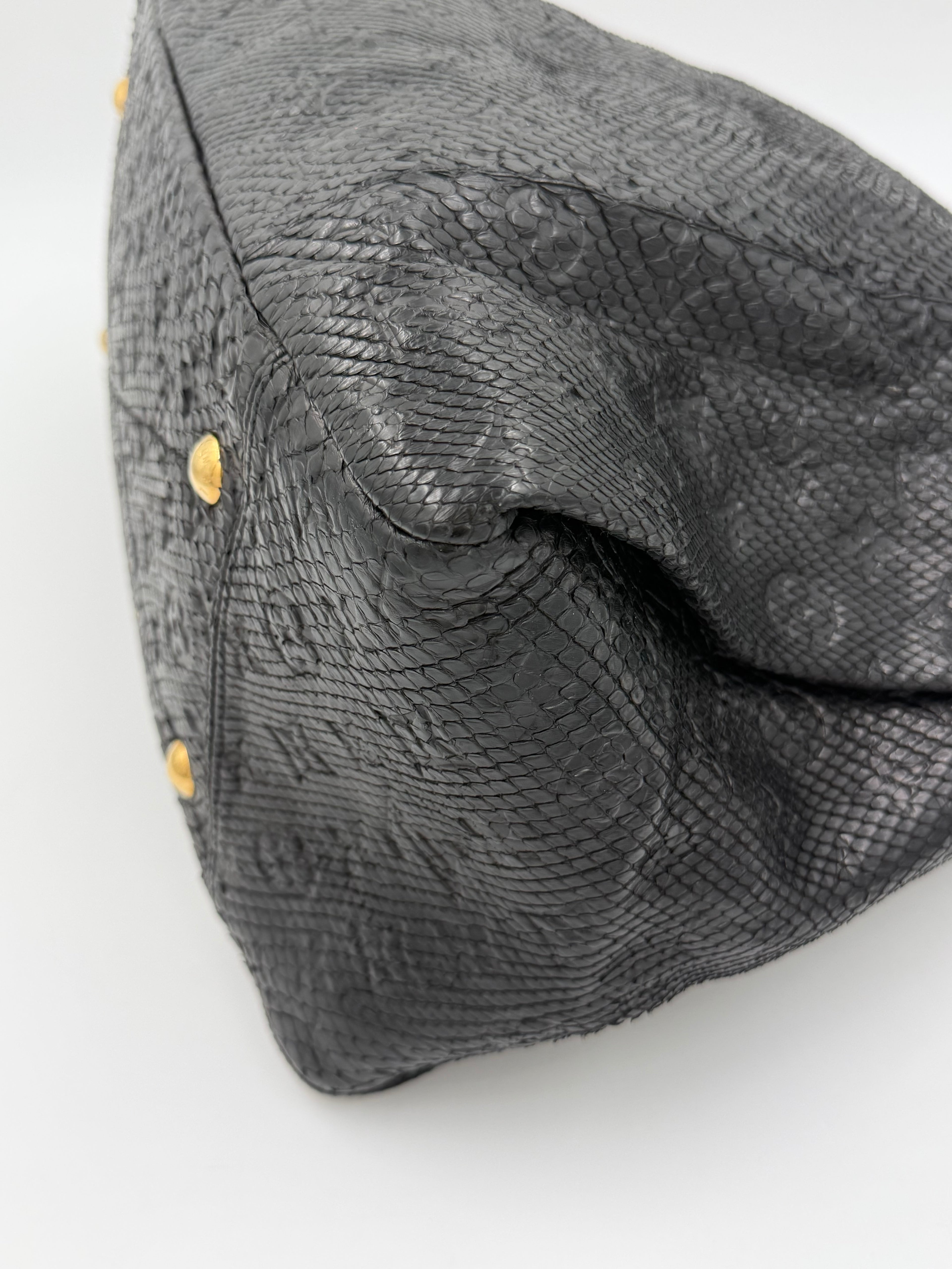 Pre-owned Louis Vuitton Limited Edition Black Python Artsy MM Bag - Authenticated
