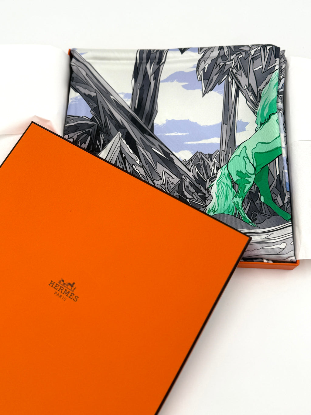 New With Tags Hermès Silk Twill Scarf "La Vallée de Cristal" Unicorn Gray