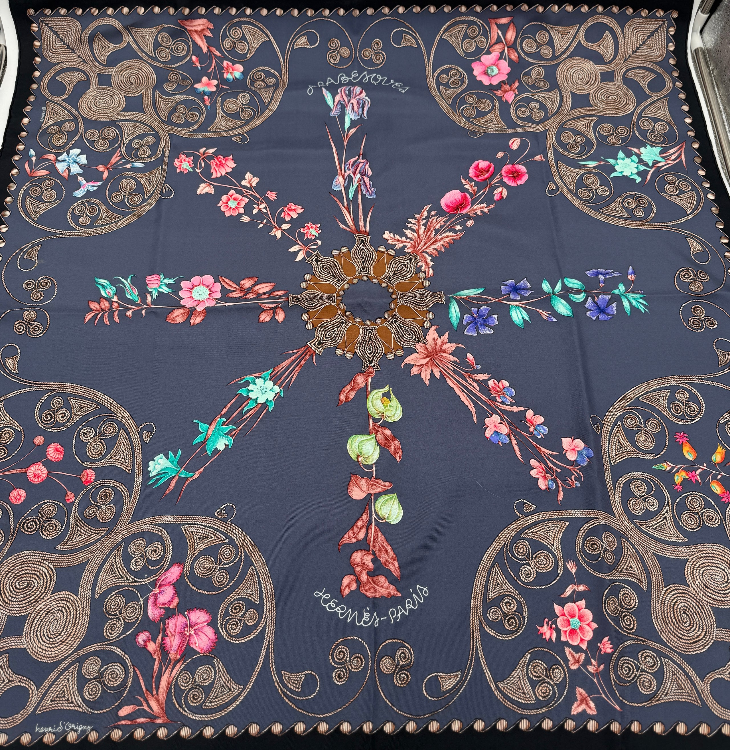 Pre-Owned Hermès Arabesques Silk Scarf - Vintage Henri d'Origny Design