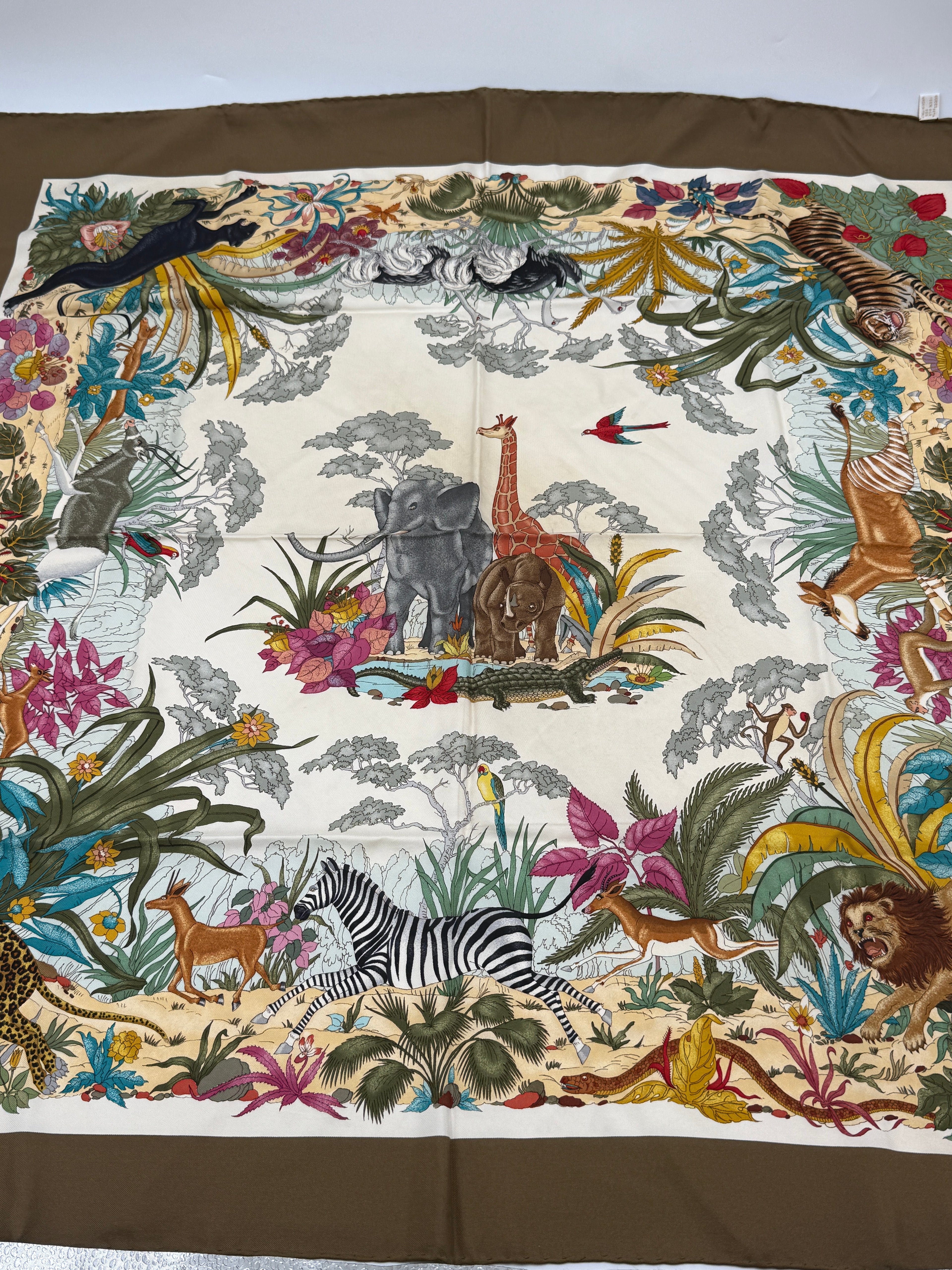 Pre-Owned Gucci Jungle Green Silk Scarf by Vittorio Accornero 1970s - Authenticated