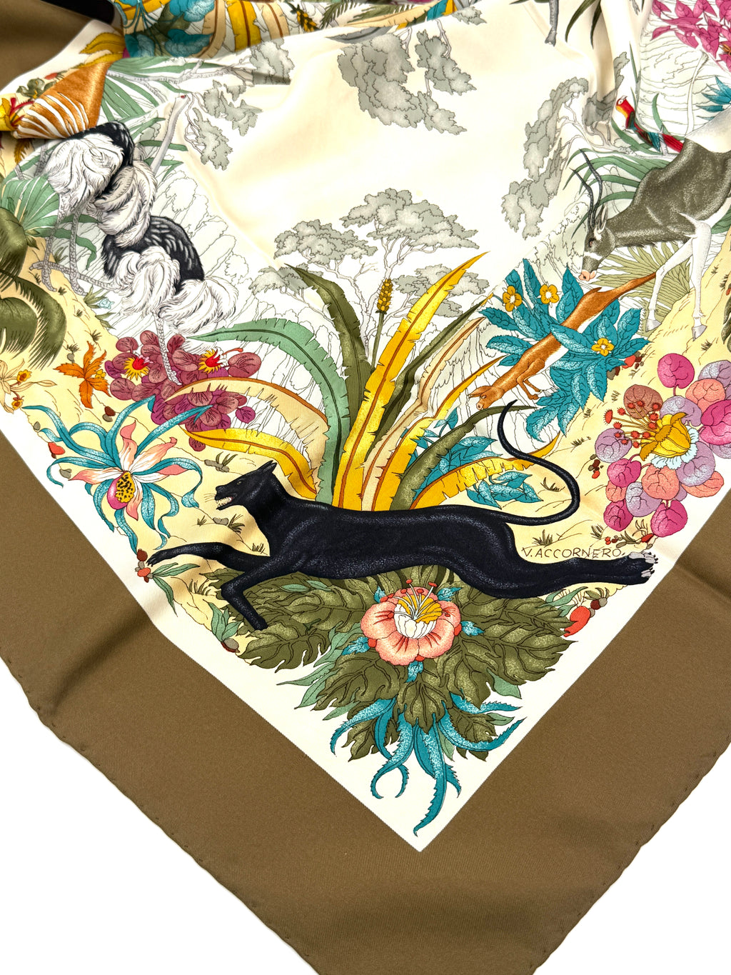 Pre-Owned Gucci Jungle Green Silk Scarf by Vittorio Accornero 1970s - Authenticated