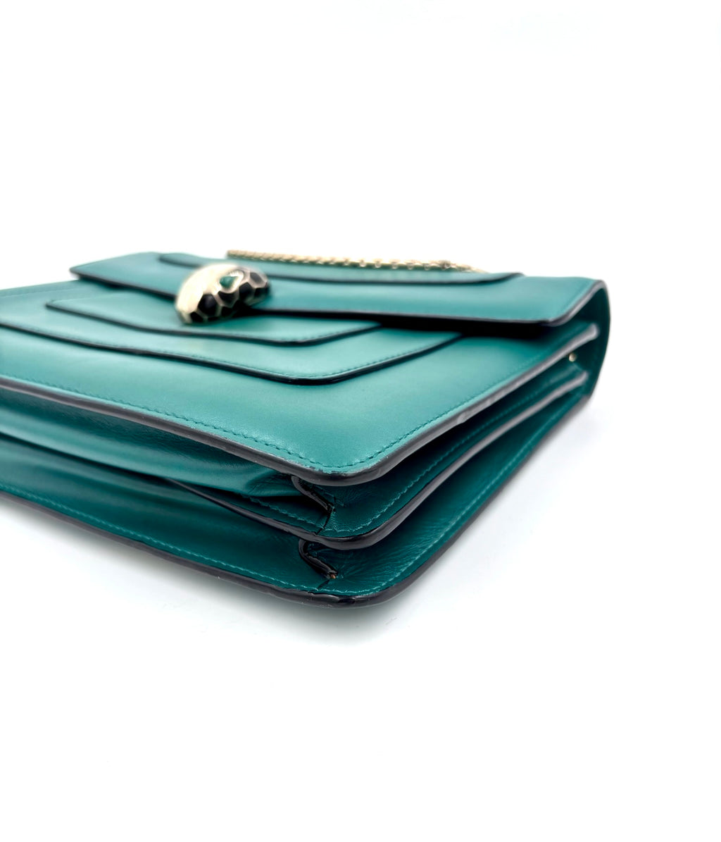 Pre-owned Bvlgari Serpenti Forever Emerald Green Calfskin Shoulder Bag - Authenticated
