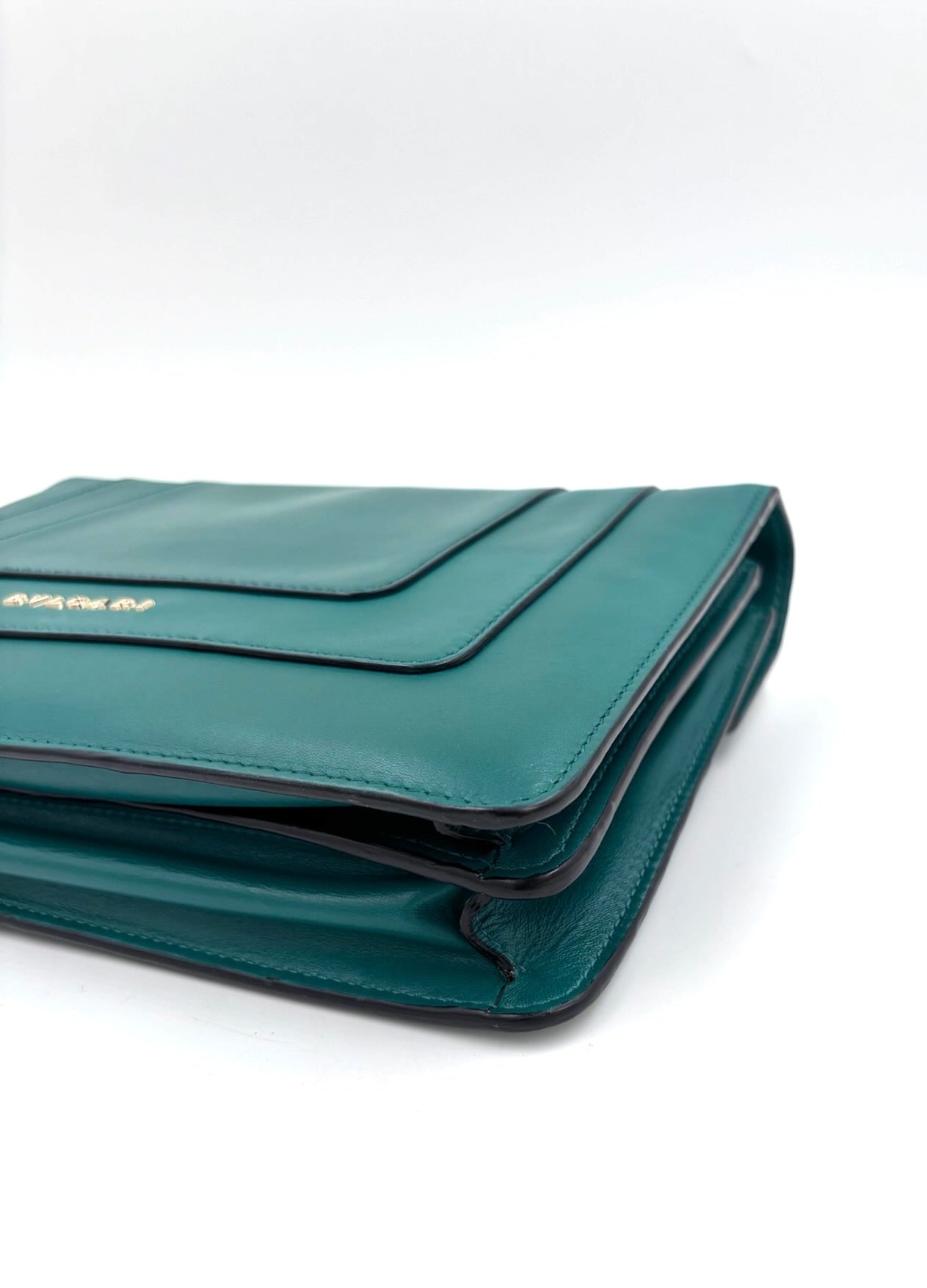 Pre-owned Bvlgari Serpenti Forever Emerald Green Calfskin Shoulder Bag - Authenticated