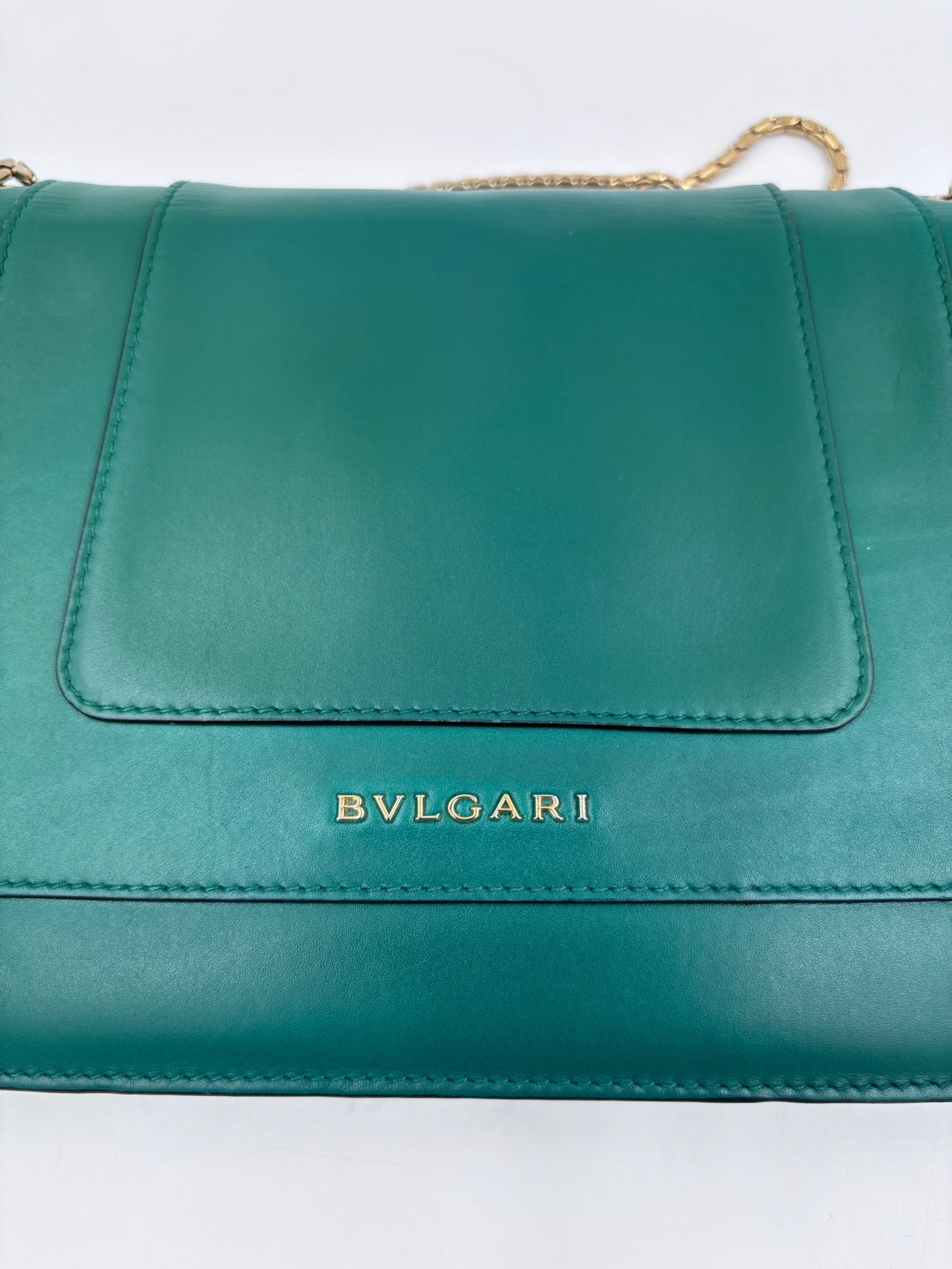 Pre-owned Bvlgari Serpenti Forever Emerald Green Calfskin Shoulder Bag - Authenticated