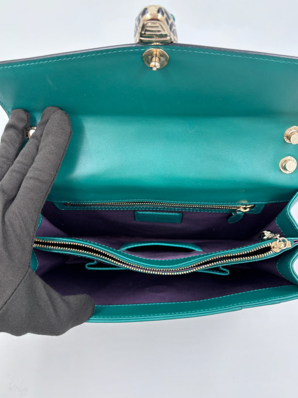 Pre-owned Bvlgari Serpenti Forever Emerald Green Calfskin Shoulder Bag - Authenticated