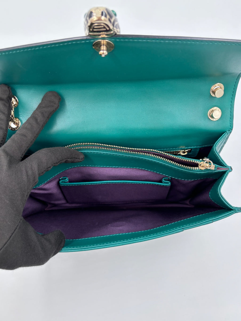 Pre-owned Bvlgari Serpenti Forever Emerald Green Calfskin Shoulder Bag - Authenticated