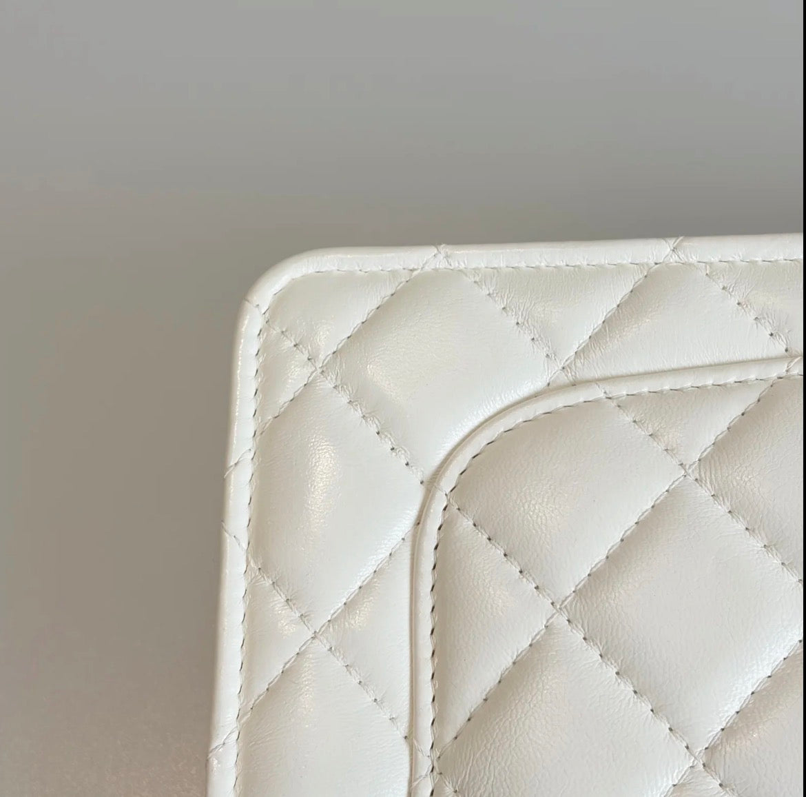 Pre-owned Chanel Lambskin Quilted Romance Wallet On Chain White Aged Gold Hardware - Authenticated