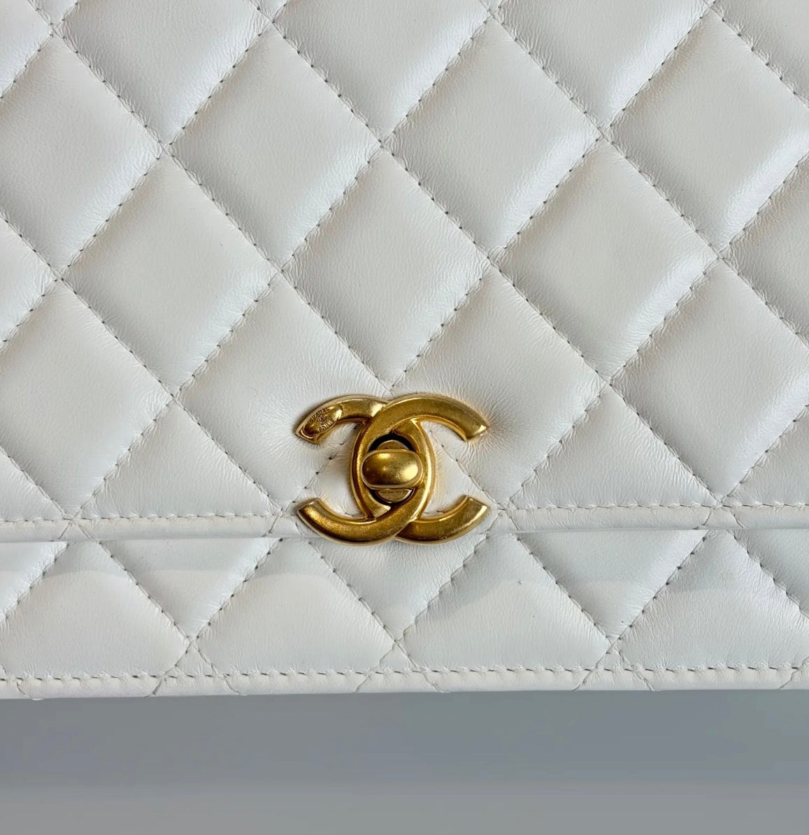 Pre-owned Chanel Lambskin Quilted Romance Wallet On Chain White Aged Gold Hardware - Authenticated