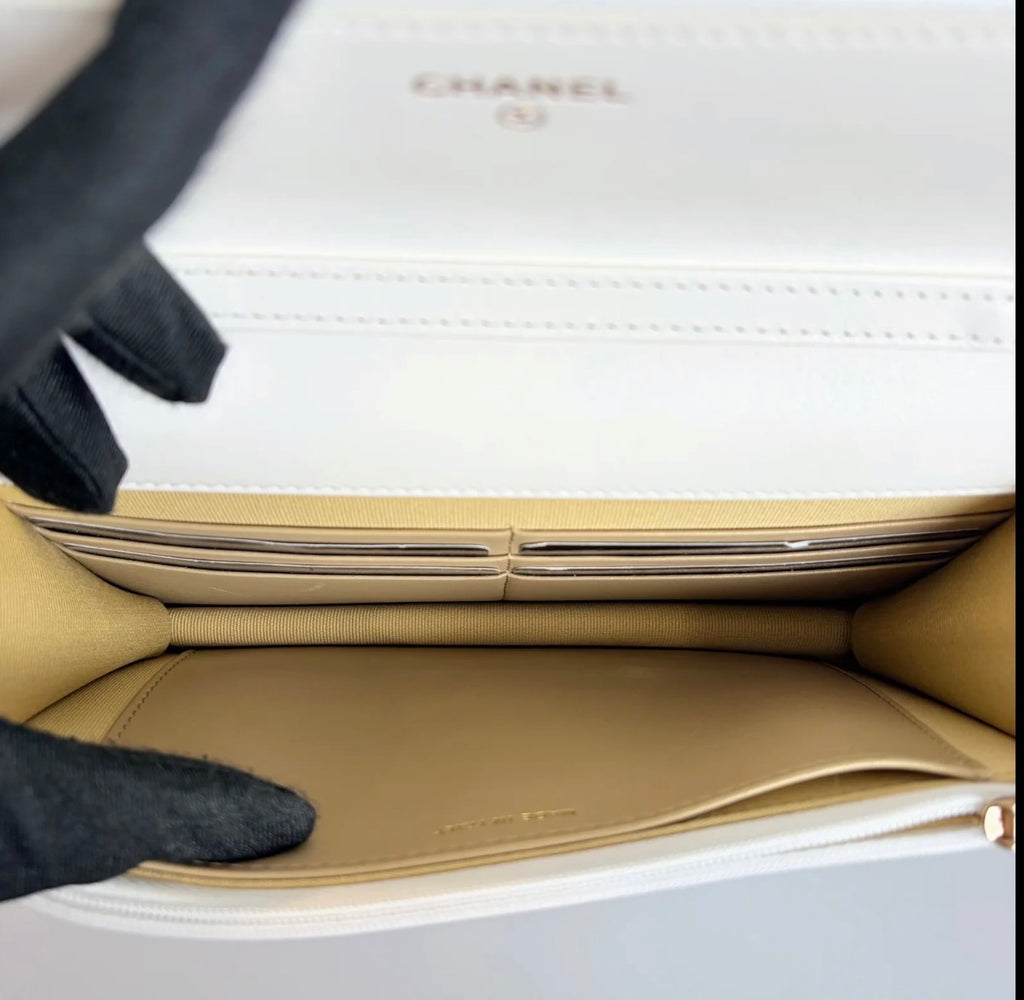 Pre-owned Chanel Lambskin Quilted Romance Wallet On Chain White Aged Gold Hardware - Authenticated