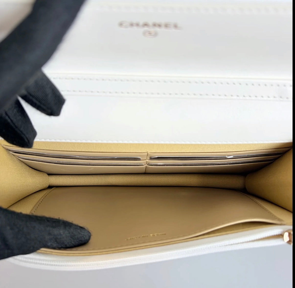 Pre-owned Chanel Lambskin Quilted Romance Wallet On Chain White Aged Gold Hardware - Authenticated