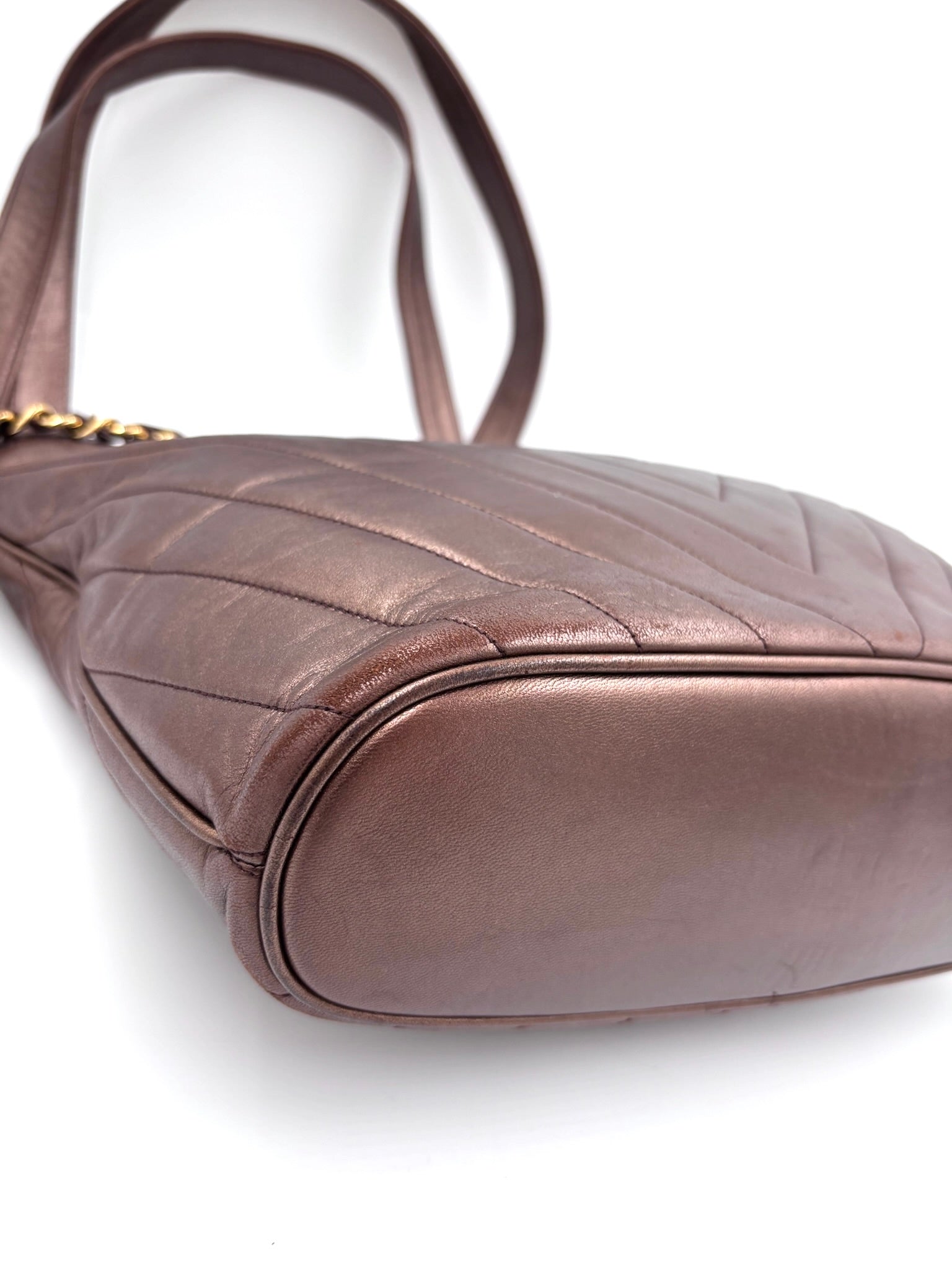 Pre-owned Chanel Metallic Brown Chevron Leather Shoulder Tote - Authenticated