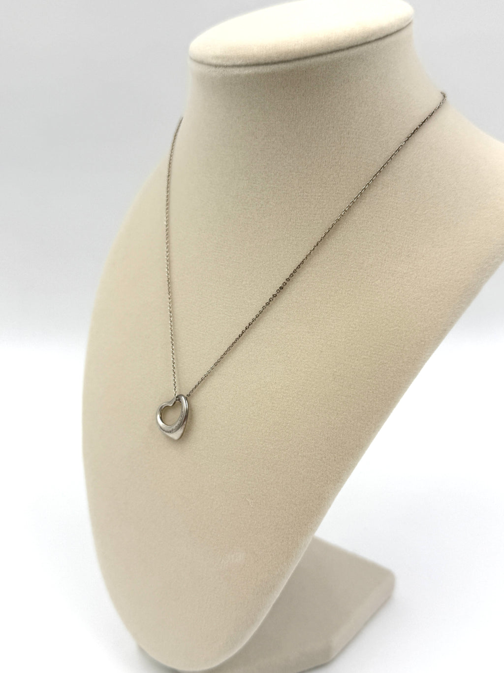 Pre-Owned Tiffany Elsa Peretti Open Heart Pendant in Sterling Silver - Authenticated