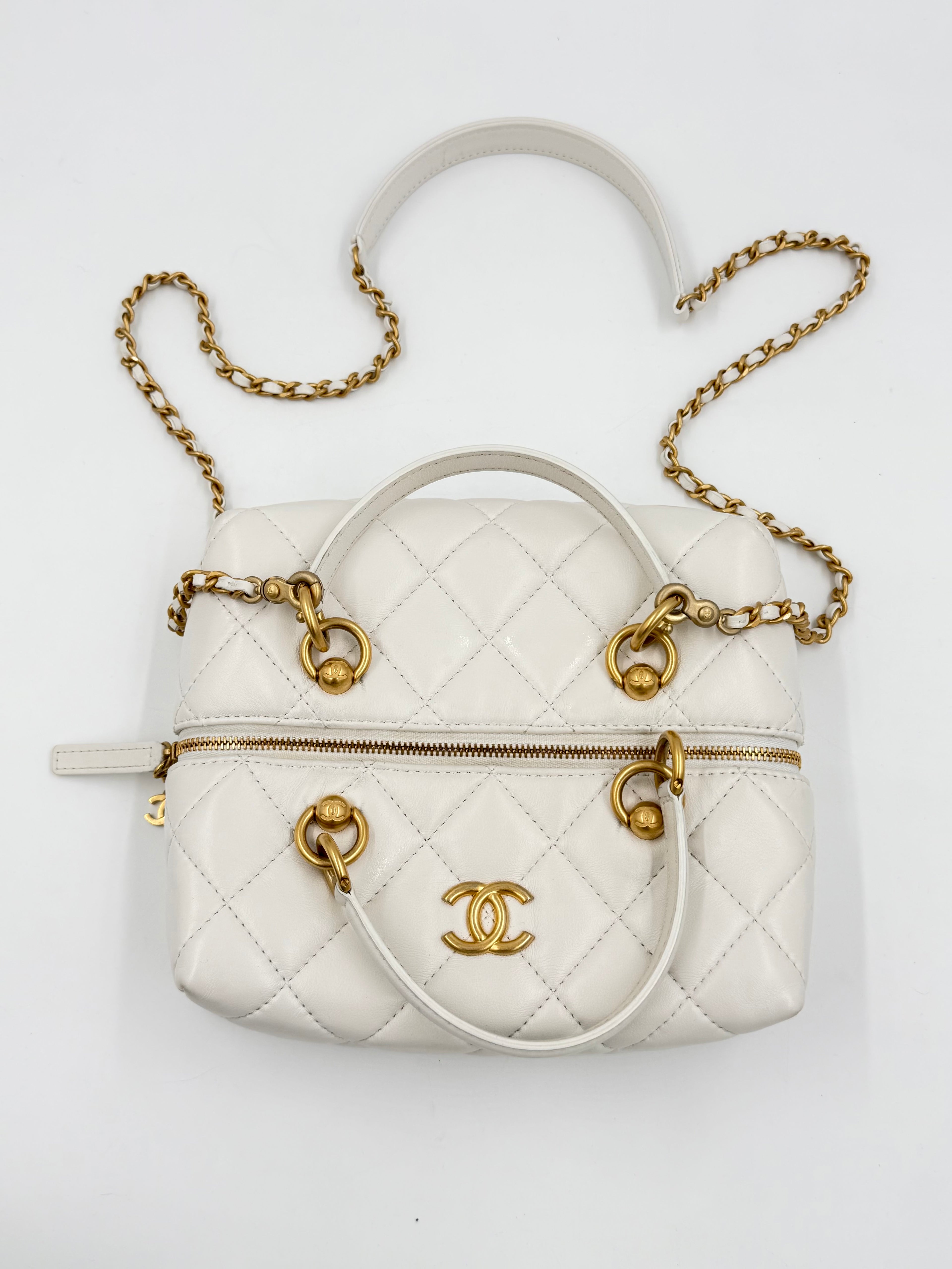Pre-owned Chanel White Calfskin Quilted Métiers D'Art Square Top Handle With Chain - Authenticated
