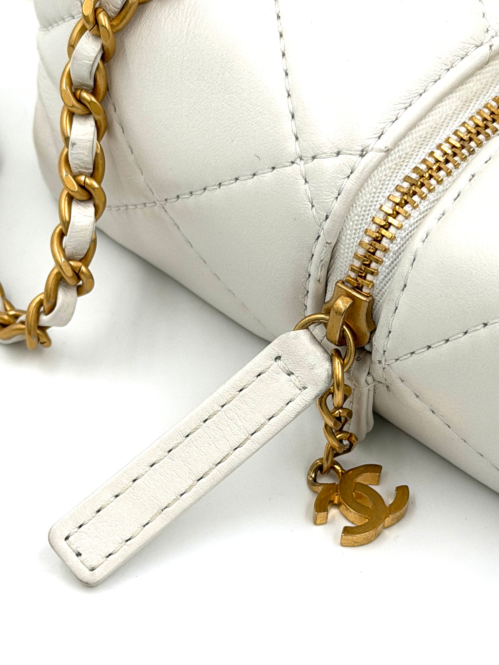Pre-owned Chanel White Calfskin Quilted Métiers D'Art Square Top Handle With Chain - Authenticated