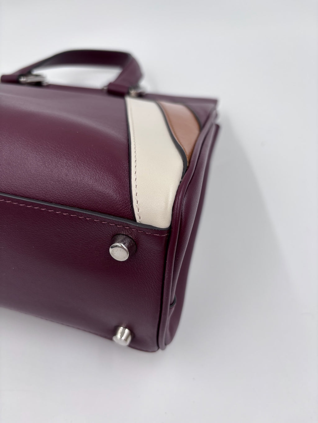 Pre-owned Gucci Smooth Calfskin Small Zumi Top Handle Bag Vintage Bordeaux White Friky Taupe - Authenticated