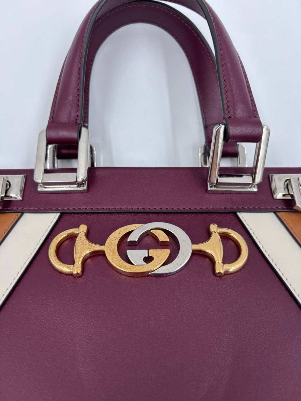Pre-owned Gucci Smooth Calfskin Small Zumi Top Handle Bag Vintage Bordeaux White Friky Taupe - Authenticated