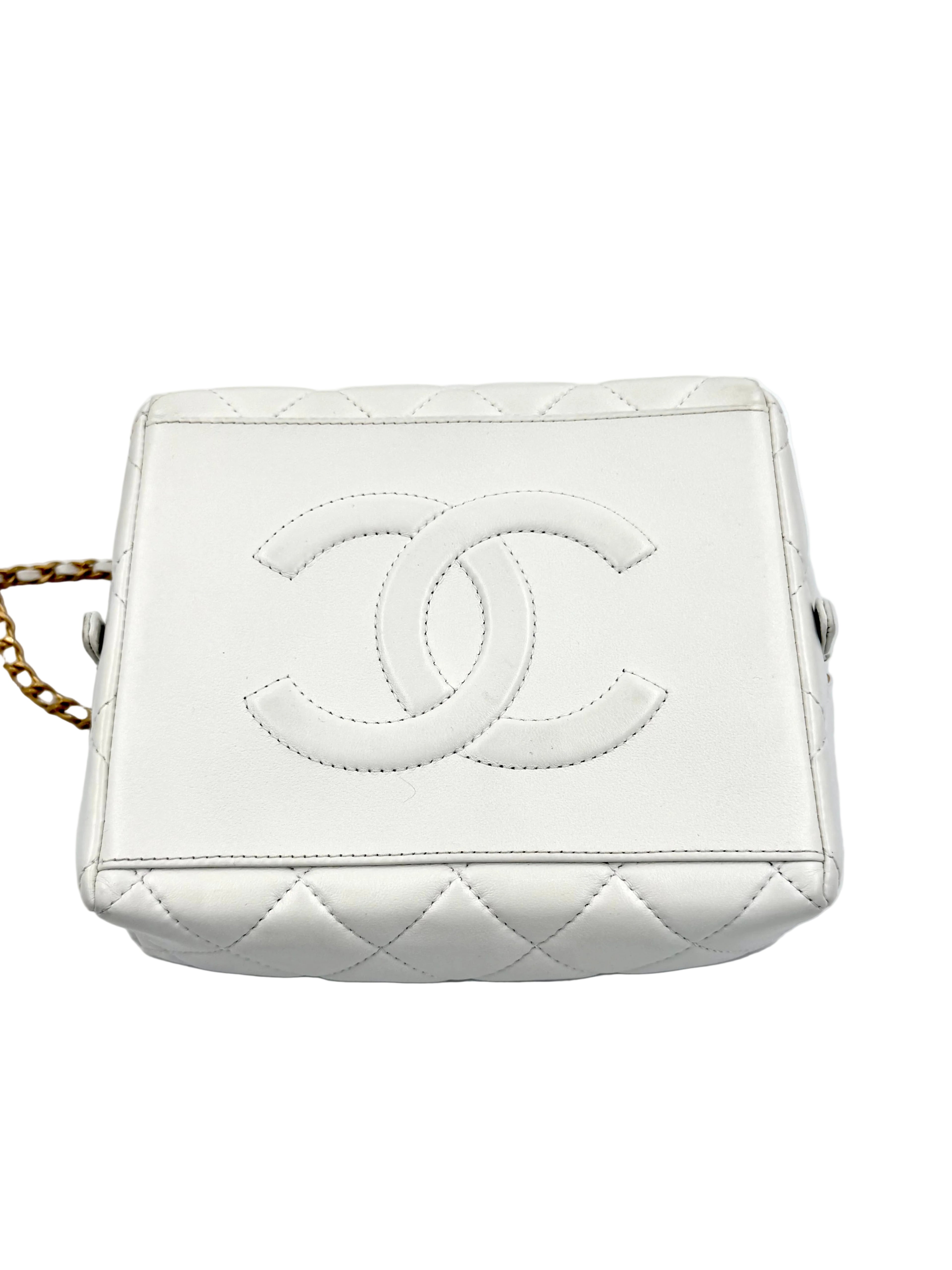 Pre-owned Chanel White Calfskin Quilted Métiers D'Art Square Top Handle With Chain - Authenticated