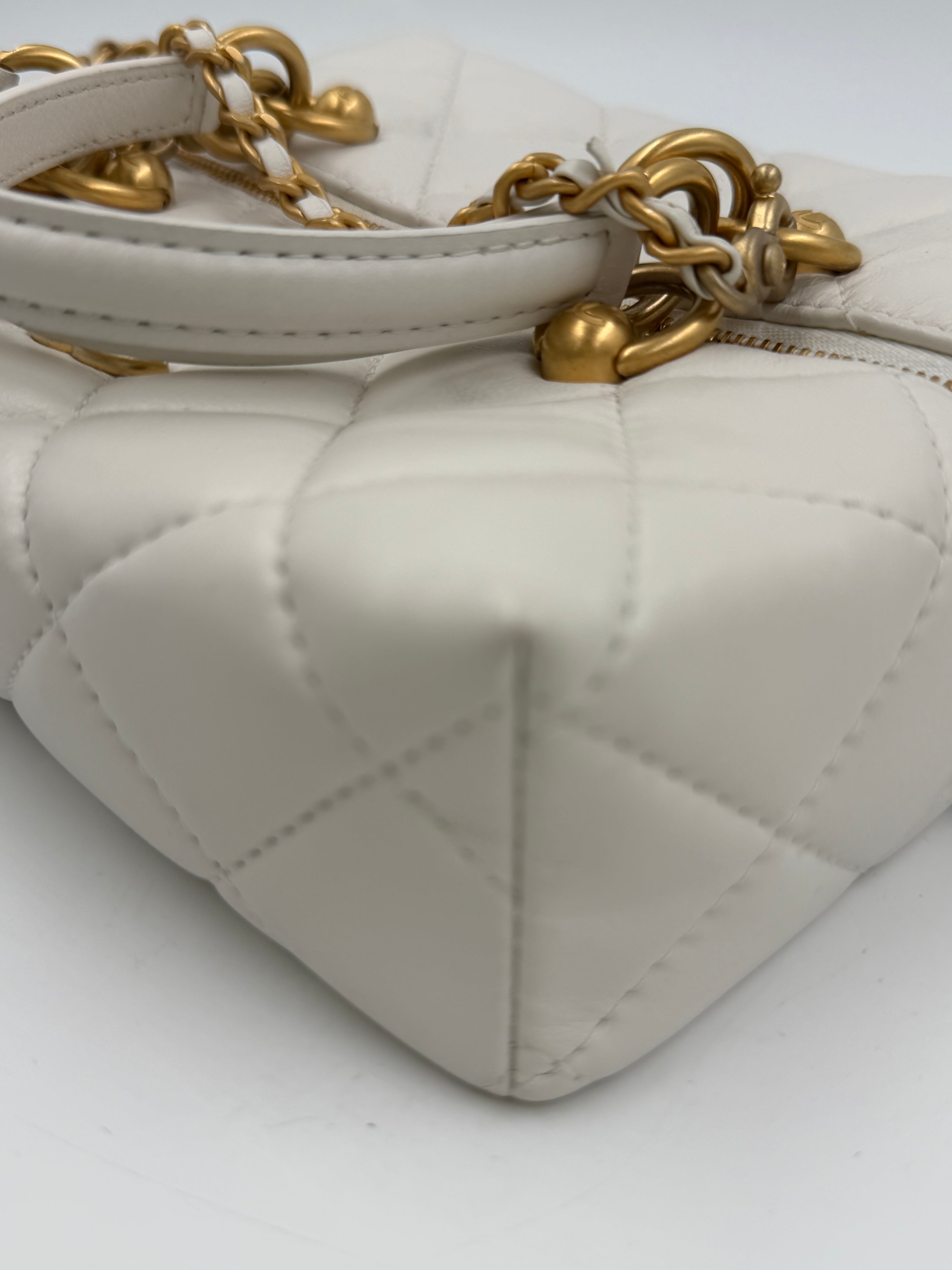 Pre-owned Chanel White Calfskin Quilted Métiers D'Art Square Top Handle With Chain - Authenticated
