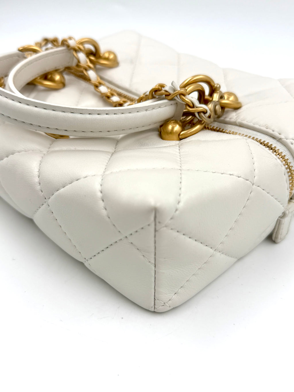 Pre-owned Chanel White Calfskin Quilted Métiers D'Art Square Top Handle With Chain - Authenticated