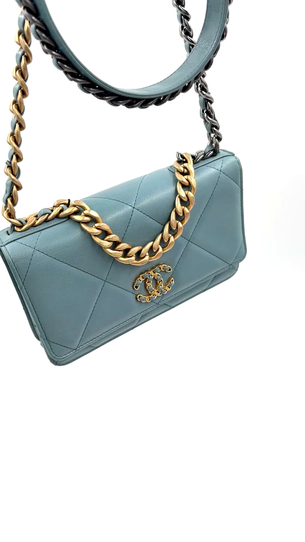 Pre-owned Chanel 19 Wallet on Chain Light Blue Lambskin Tri-Metal Hardware - Authenticated