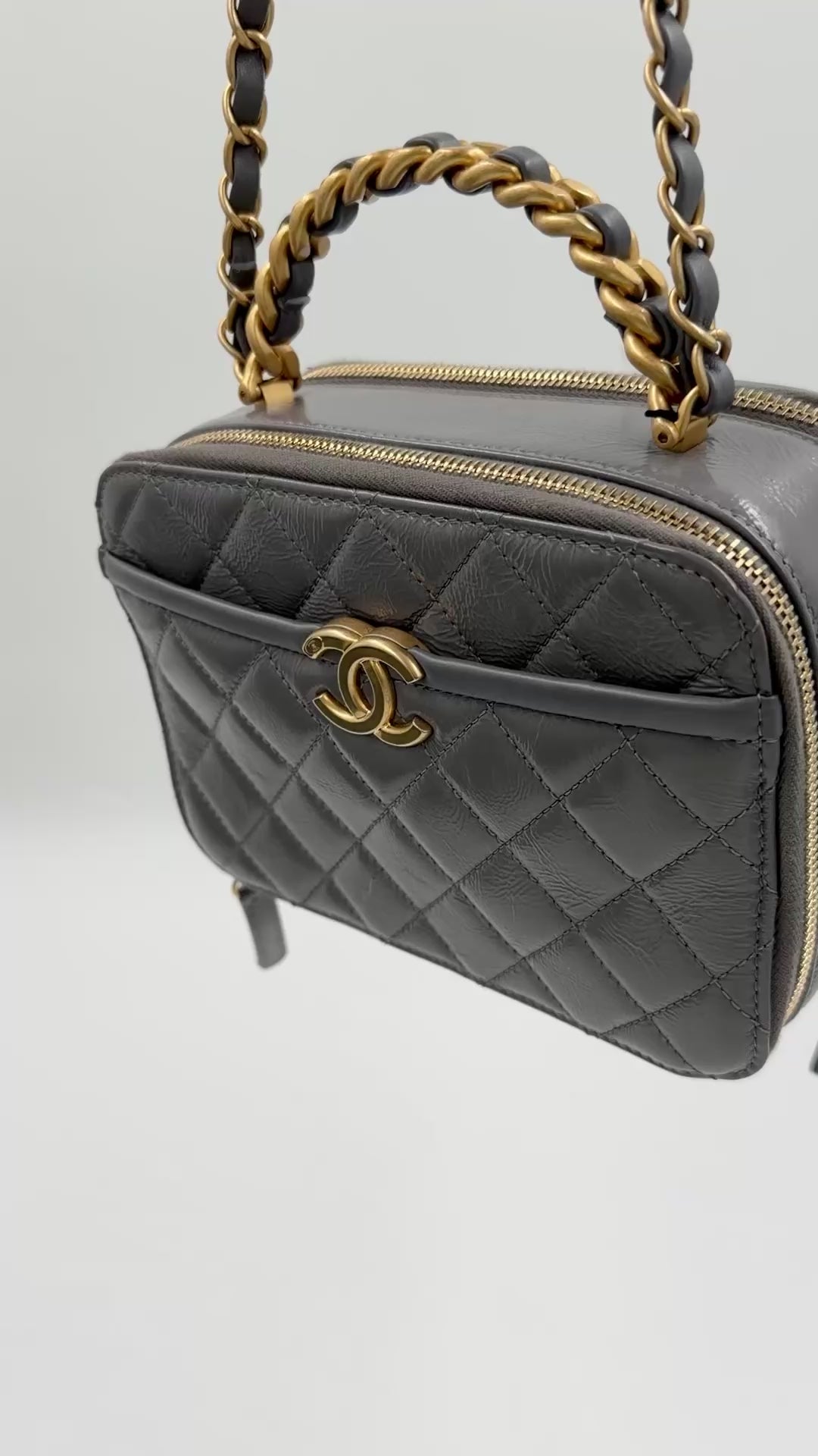 Pre-owned Chanel Shiny Gray Crumpled Calfskin Vanity Bag with Aged Gold Hardware - Authenticated