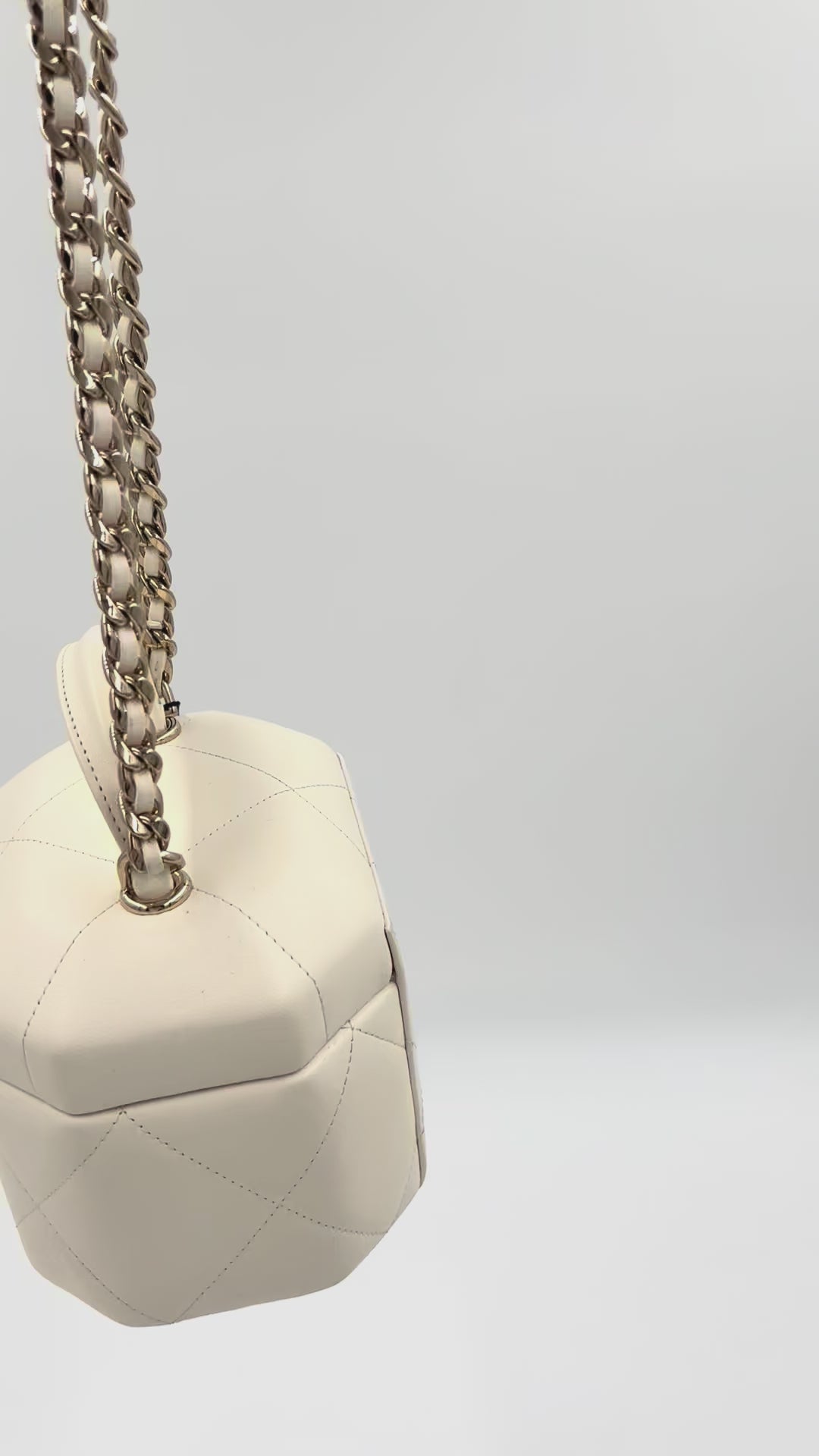 Pre-owned Chanel Vanity Case Small White Quilted Lambskin Top Handle Bag - Authenticated