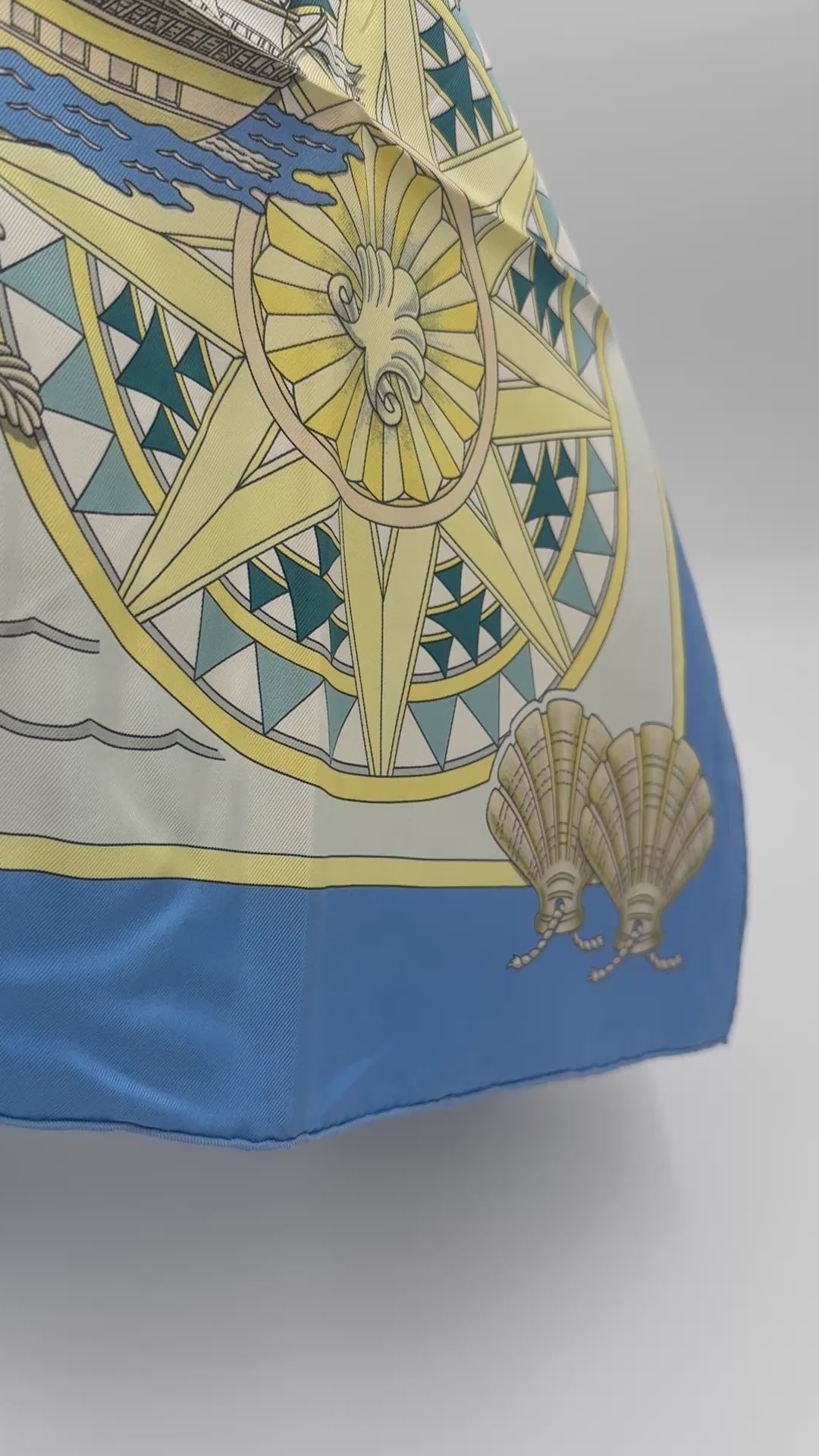 Pre-Owned Hermès Silk Scarf Carré 90 L'air Marin - Authenticated