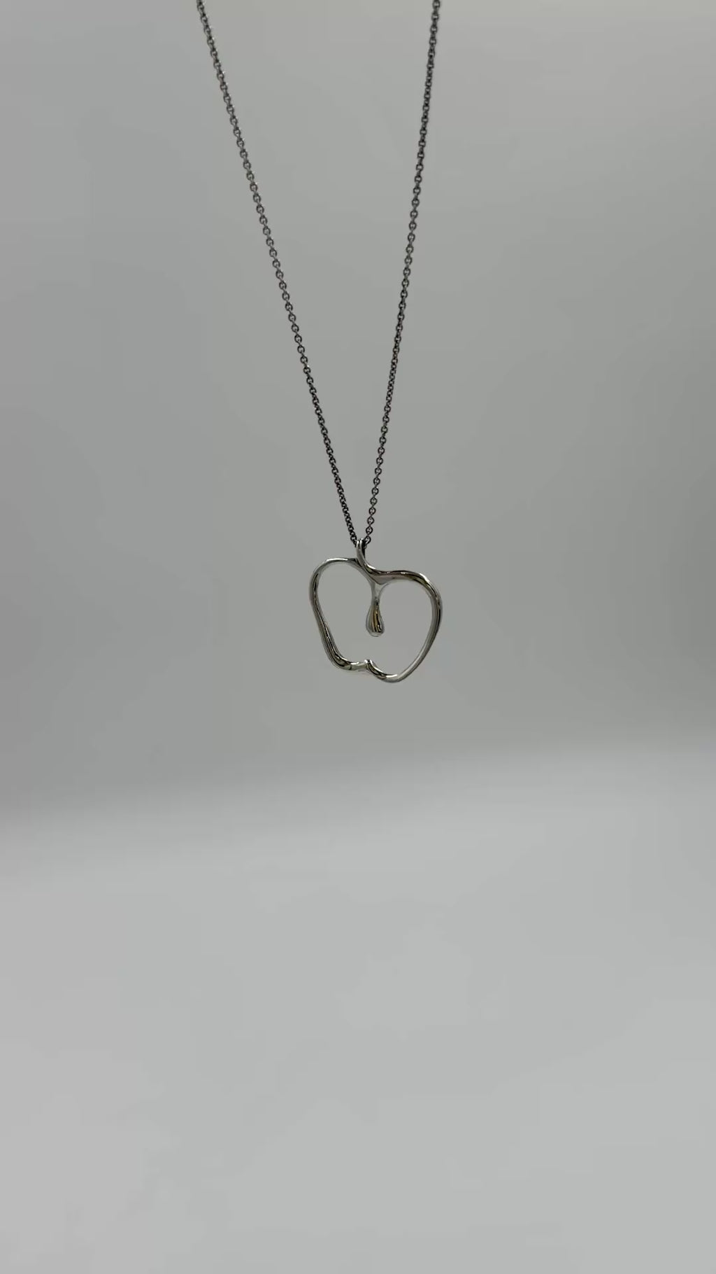 Pre-owned Tiffany & Co. Elsa Peretti Apple Necklace Sterling Silver 16"