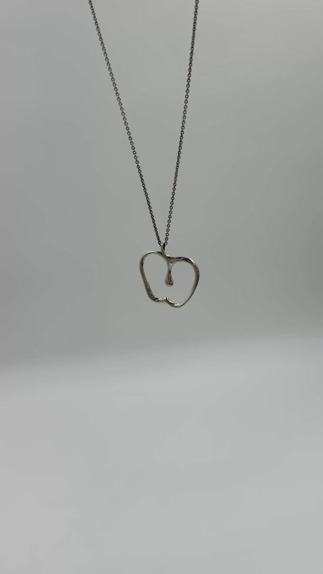 Pre-owned Tiffany & Co. Elsa Peretti Apple Necklace Sterling Silver 16"
