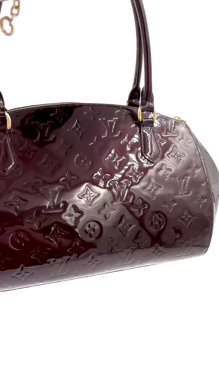 Pre-owned Louis Vuitton Sherwood PM Amarante Monogram Vernis - Authenticated