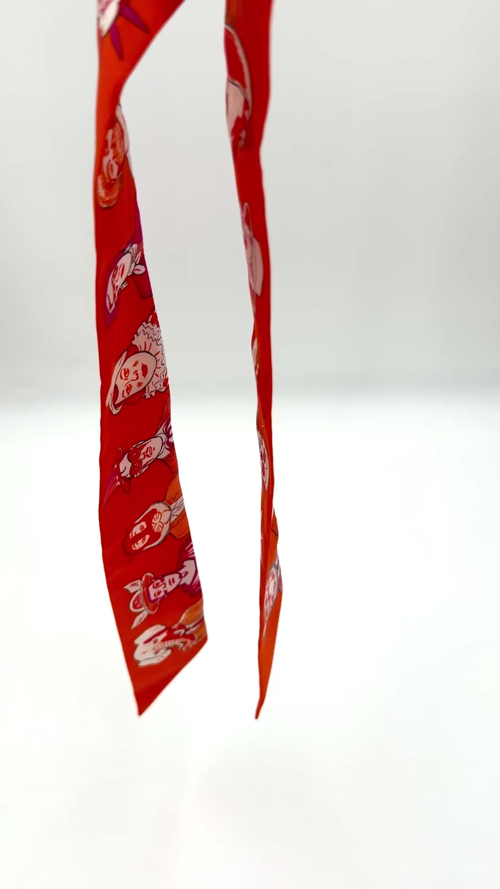 Pre-owned Hermès Dress Code Silk Twilly Scarf Orange